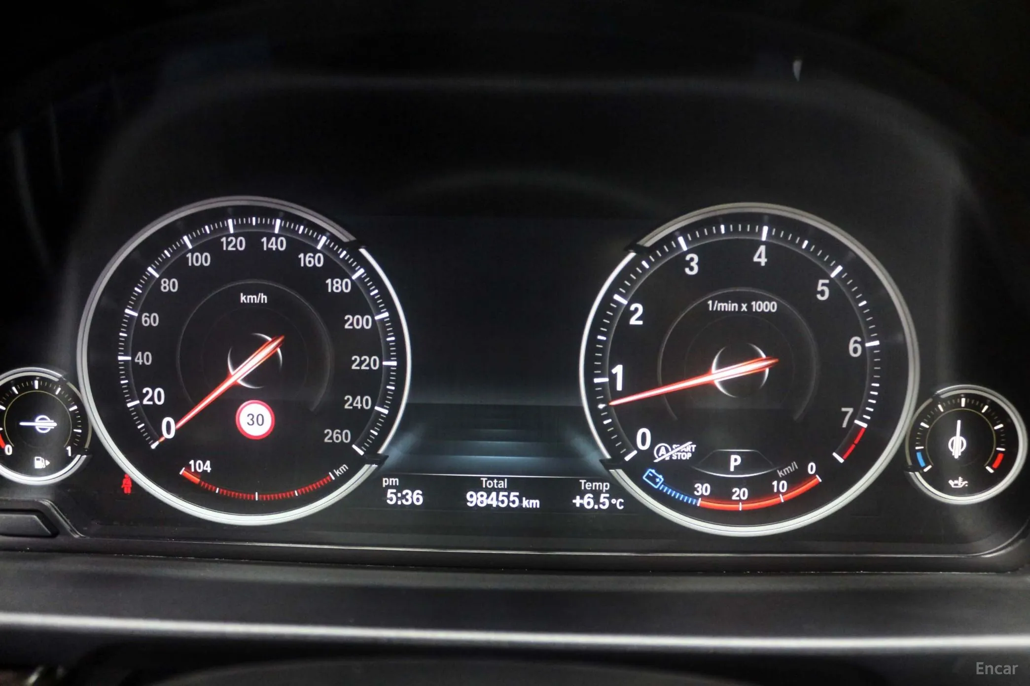 BMW 5 Series (F10) превью 8