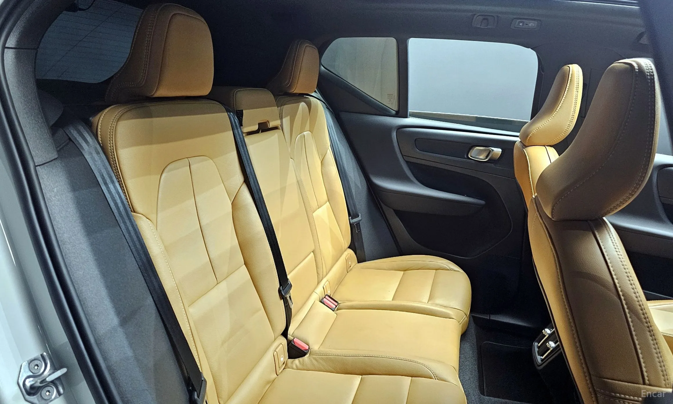 Volvo XC40 превью 12