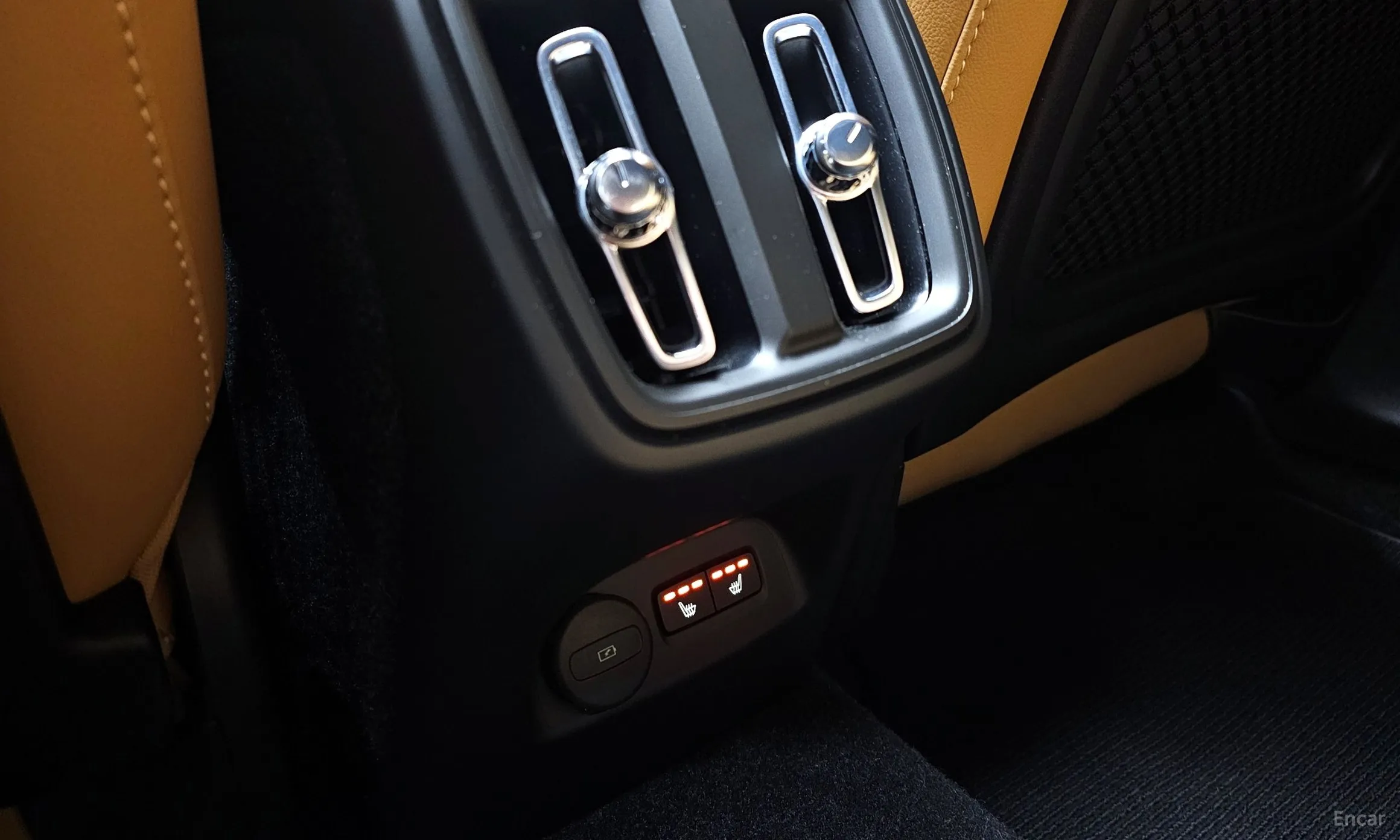 Volvo XC40 превью 17