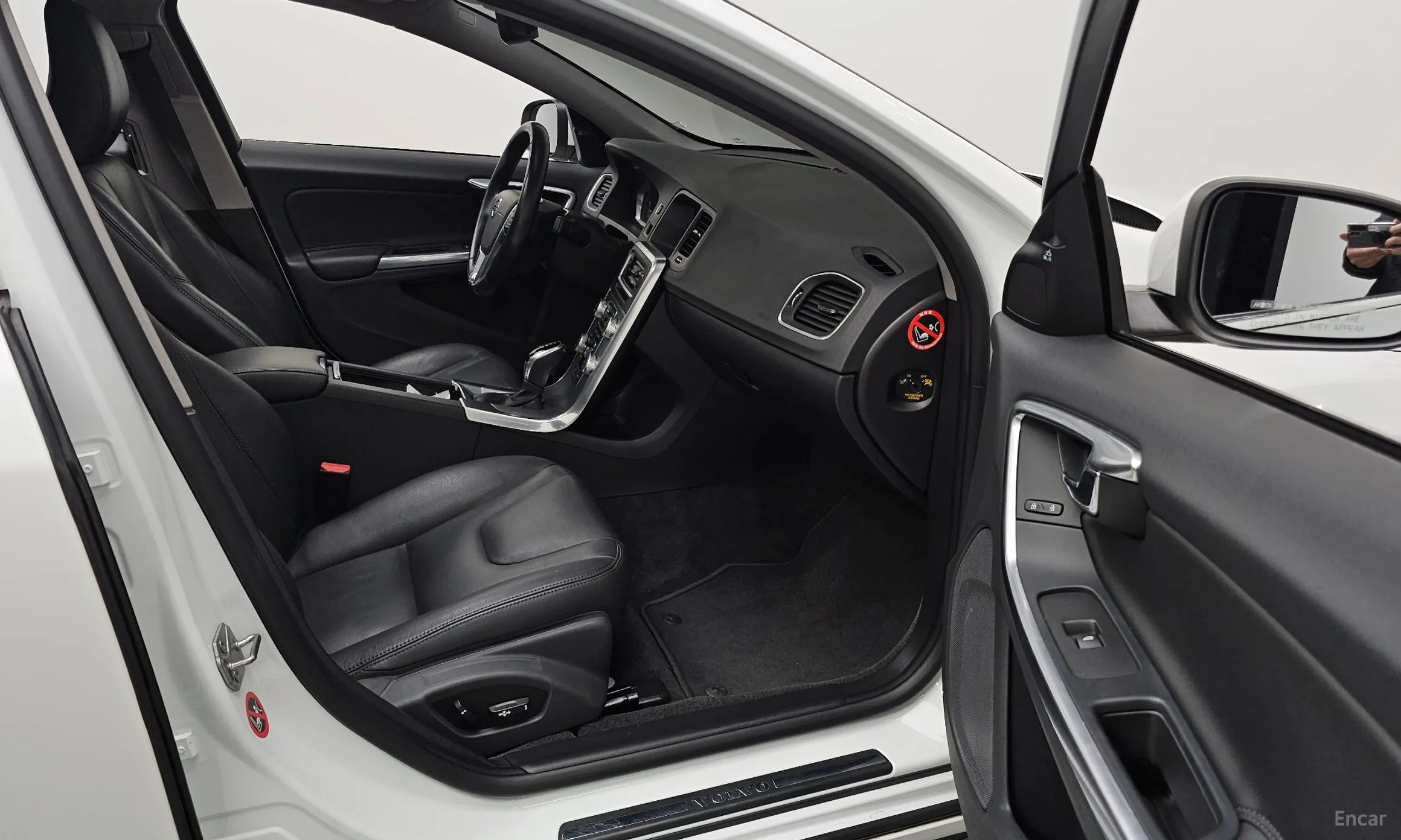 Volvo S60 превью 10