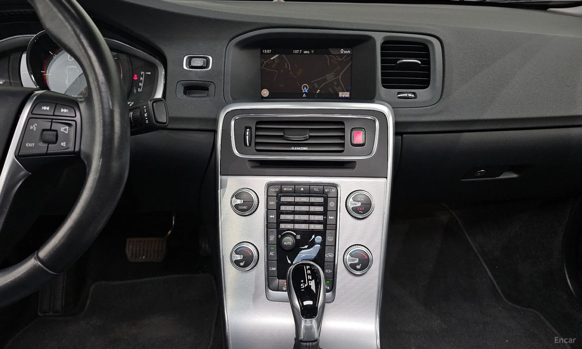 Volvo S60 превью 14