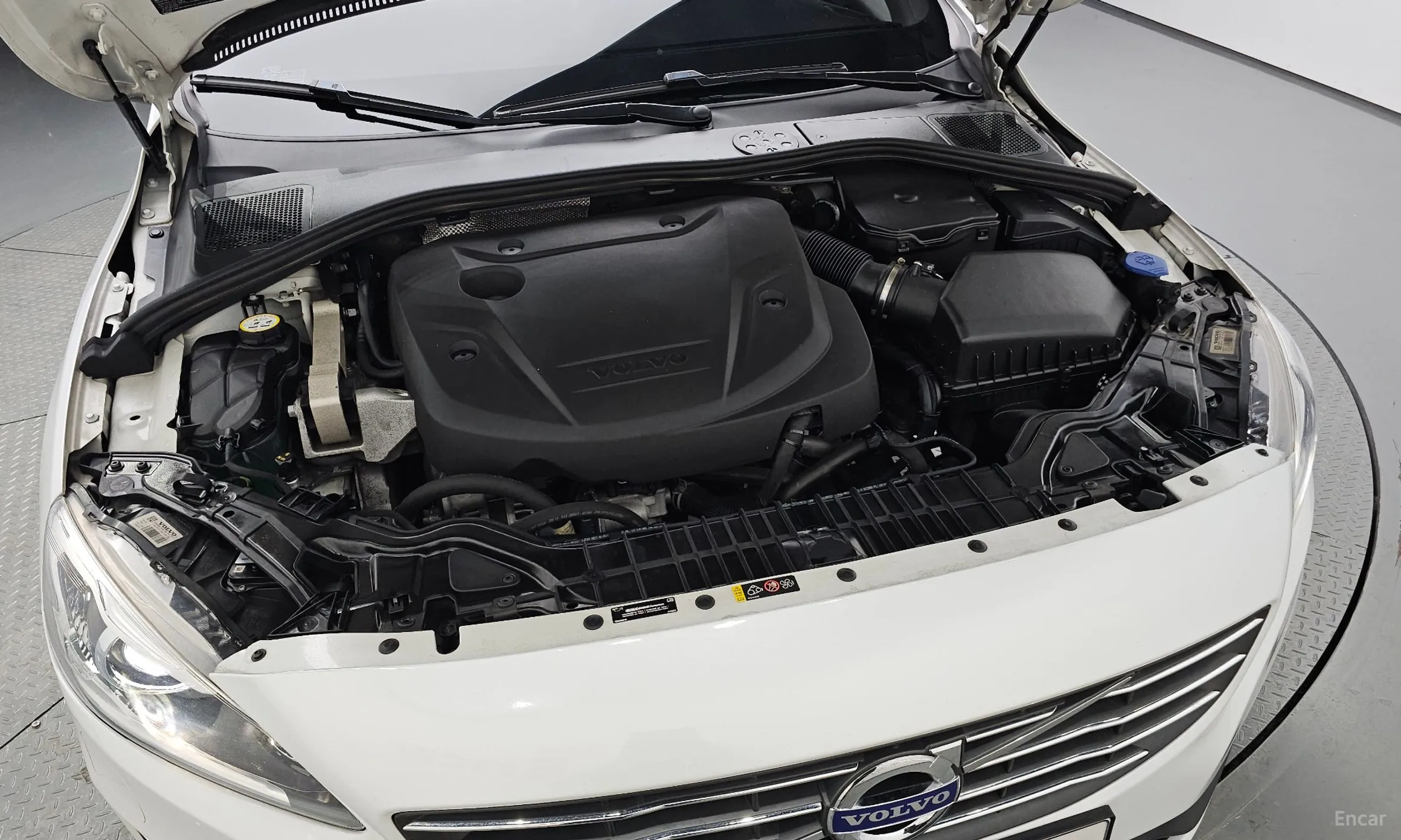 Volvo S60 превью 6