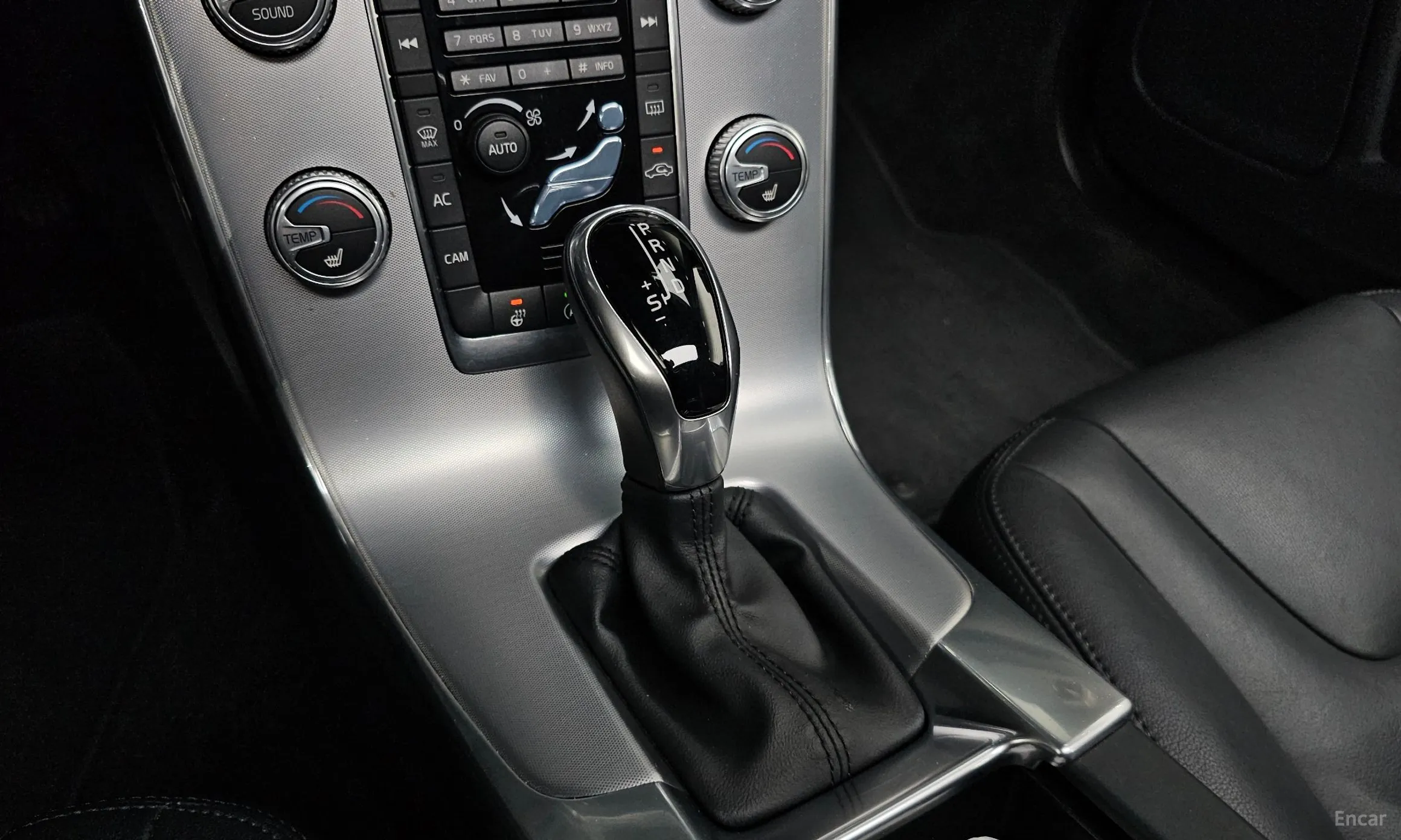 Volvo S60 превью 9