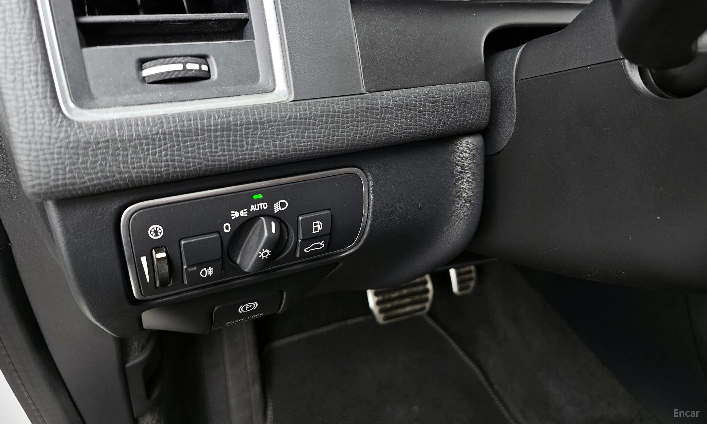 Volvo XC60 превью 14