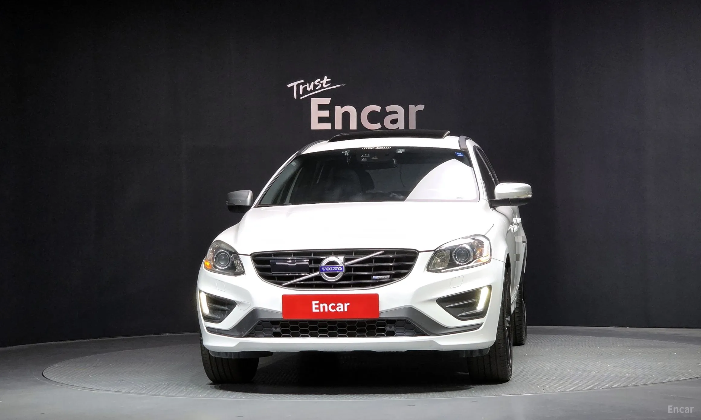 Volvo XC60 превью 3