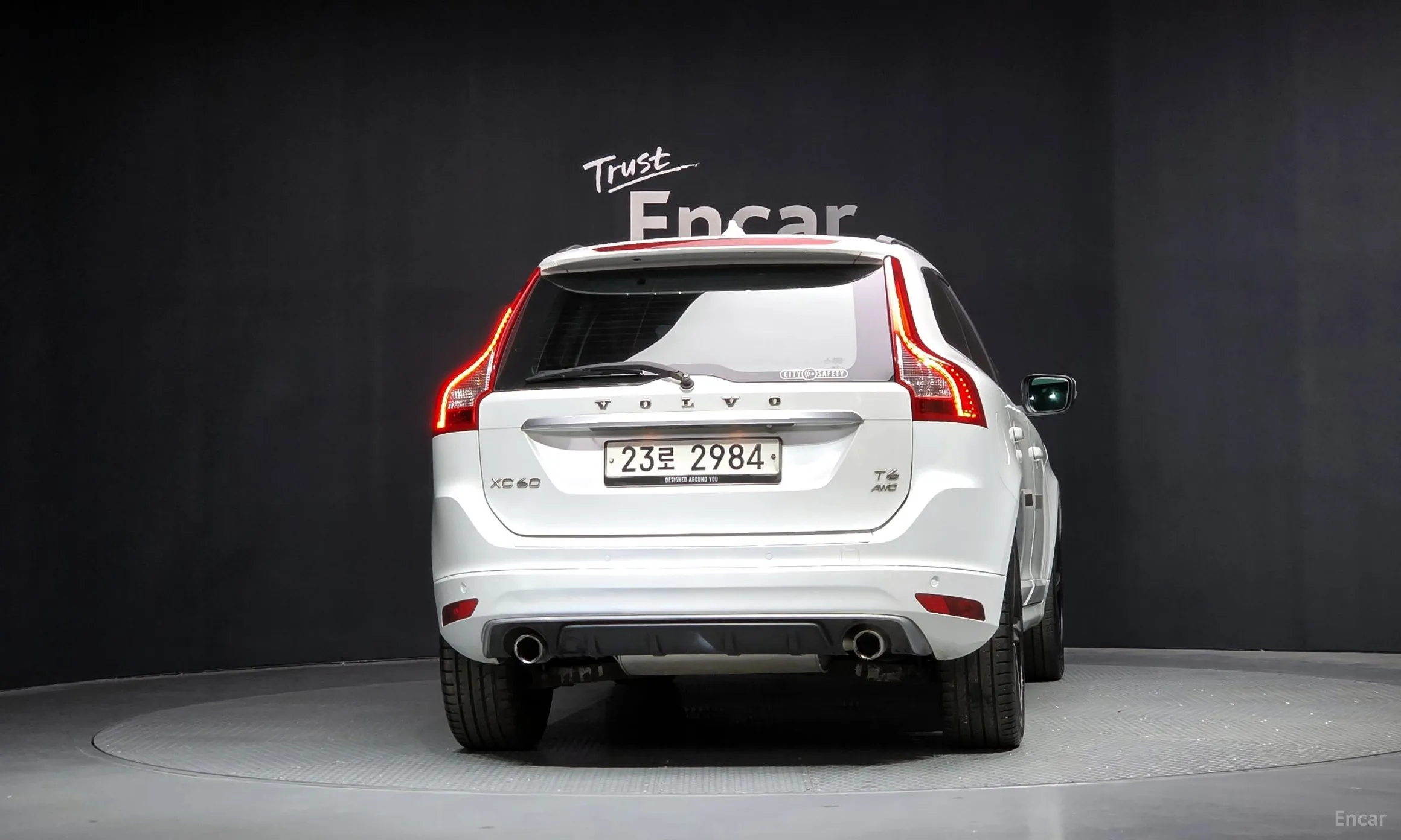 Volvo XC60 превью 4
