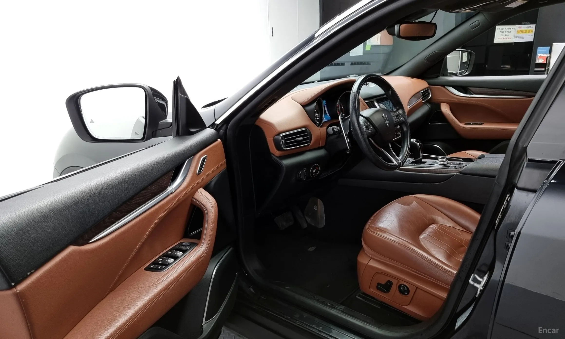 Maserati Levante превью 10
