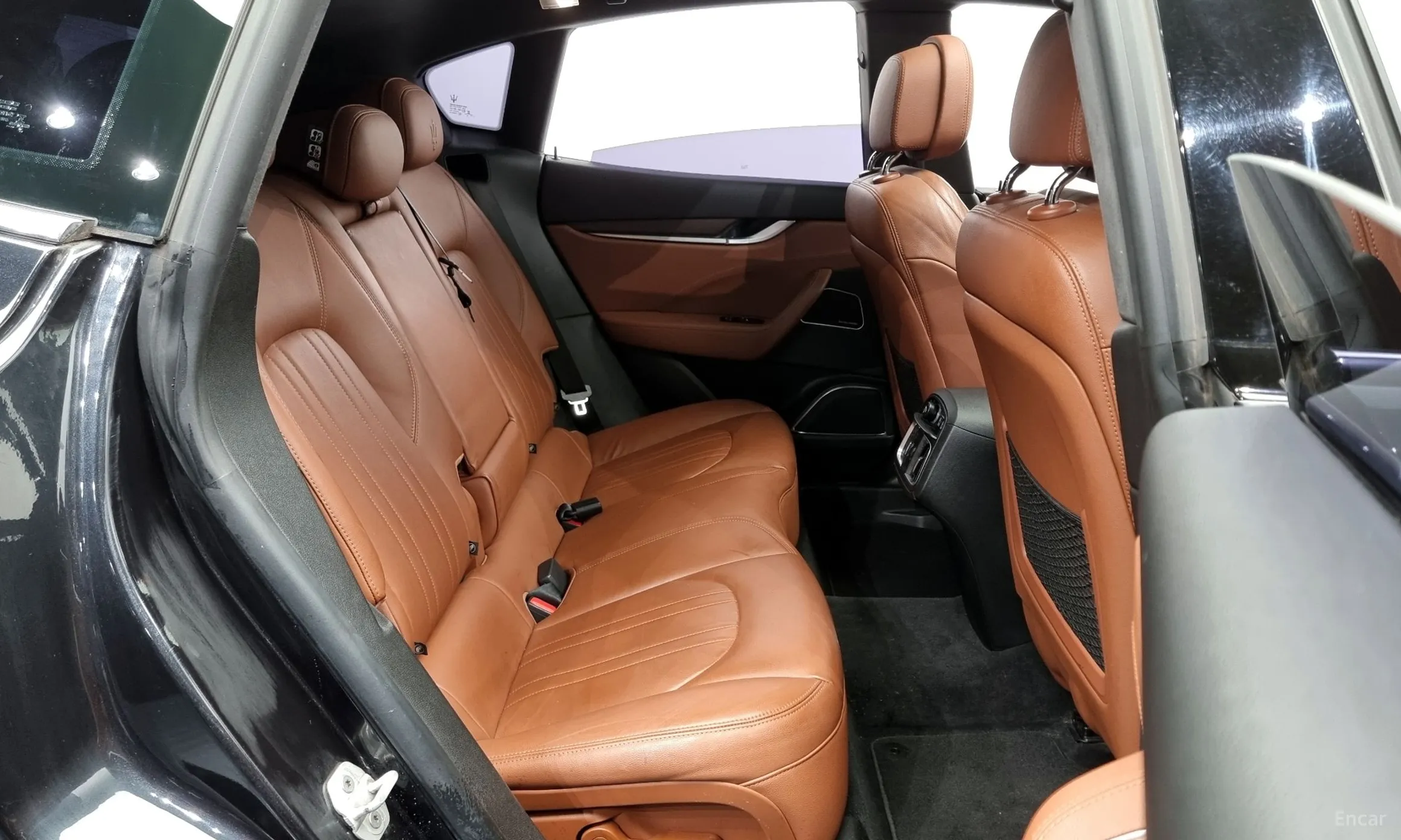 Maserati Levante превью 12