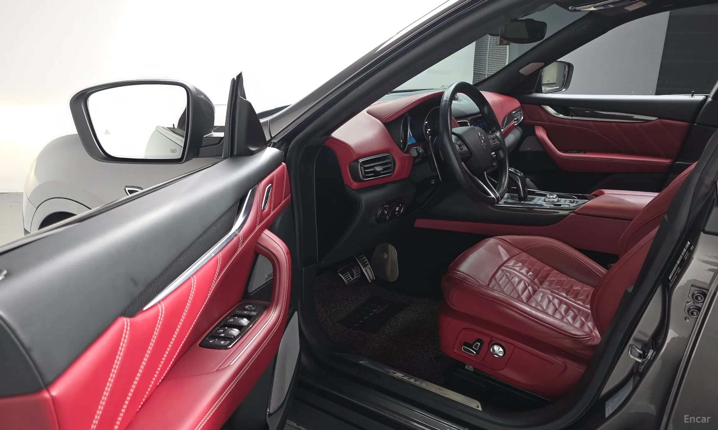 Maserati Levante превью 11