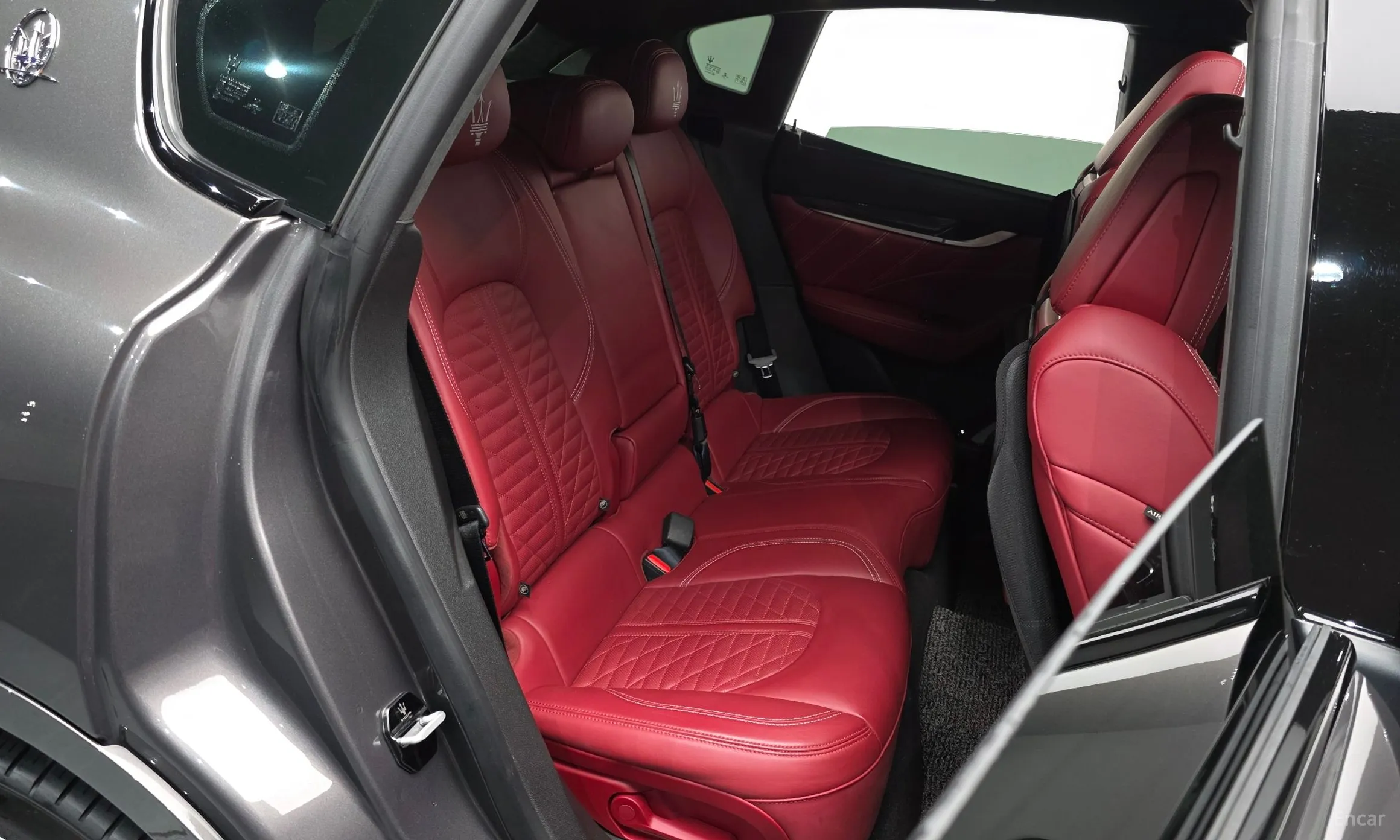 Maserati Levante превью 12
