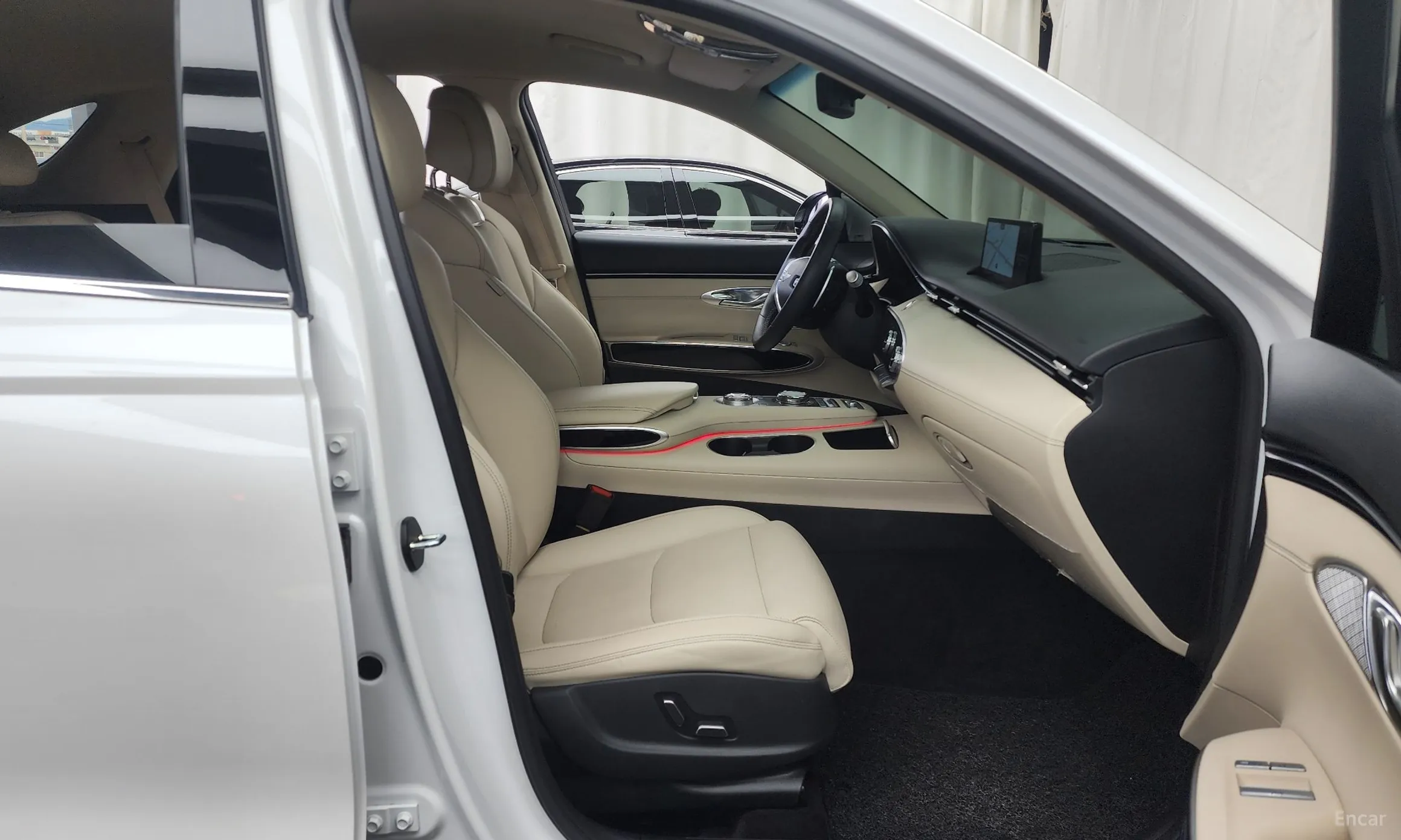 Genesis GV70 превью 11