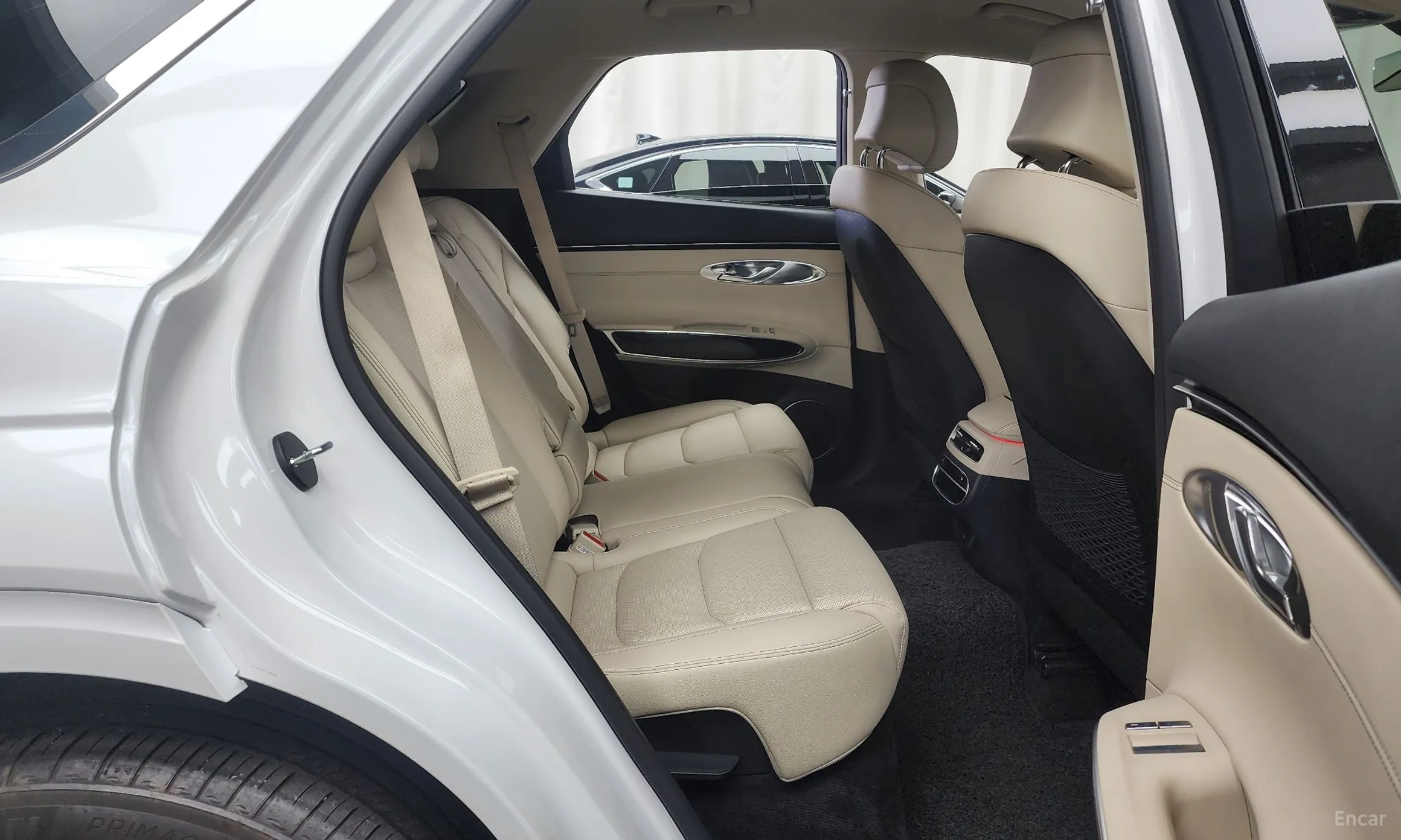 Genesis GV70 превью 12