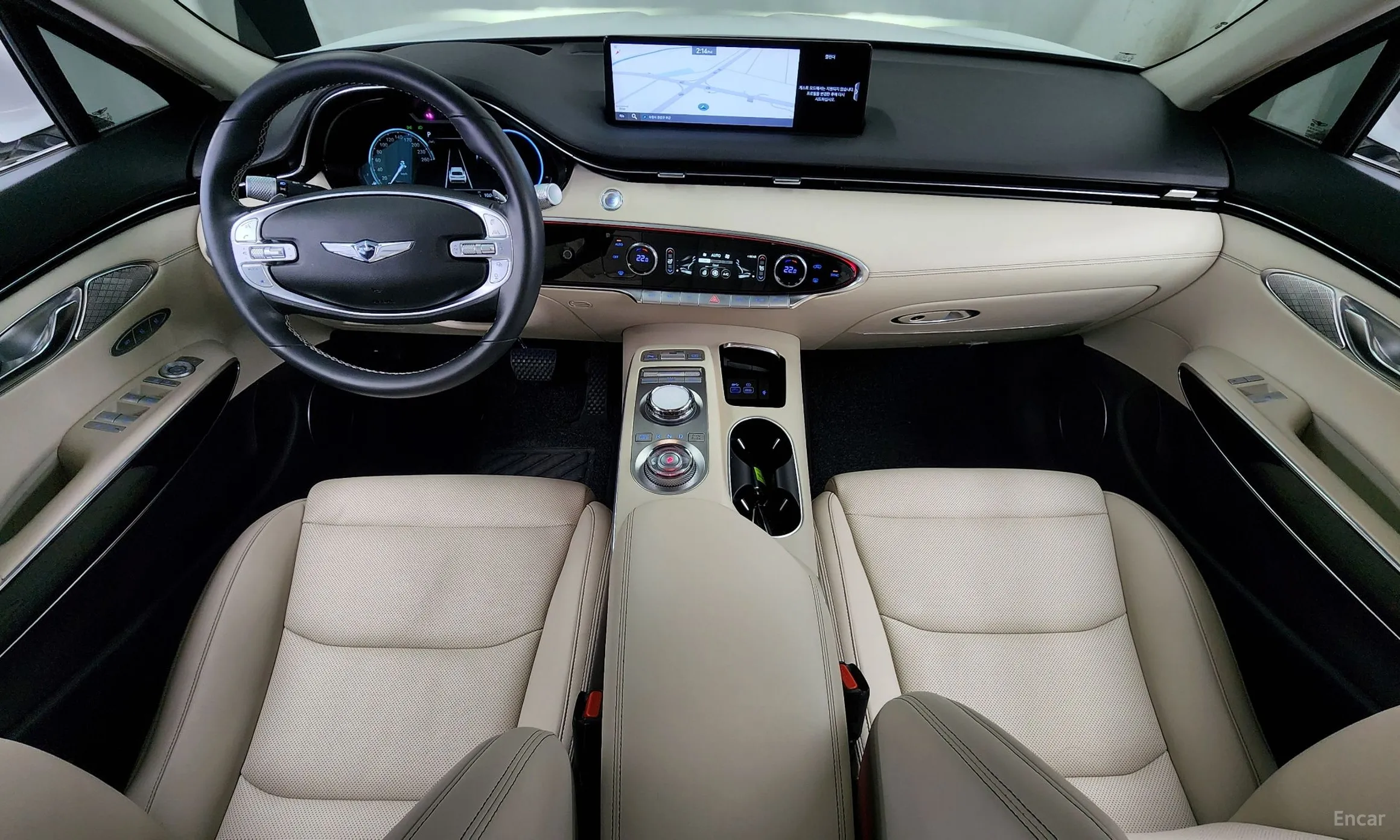 Genesis GV70 превью 7