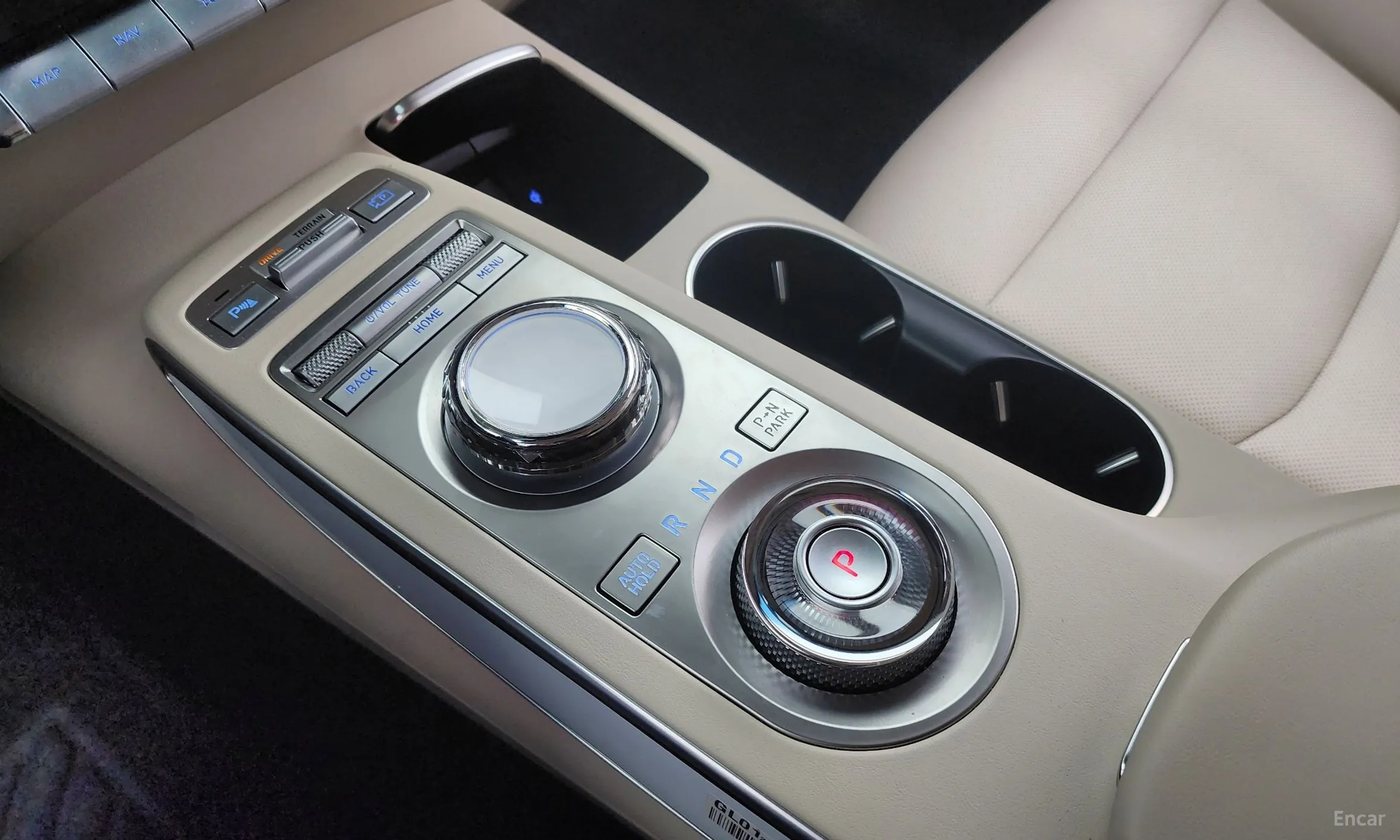 Genesis GV70 превью 9