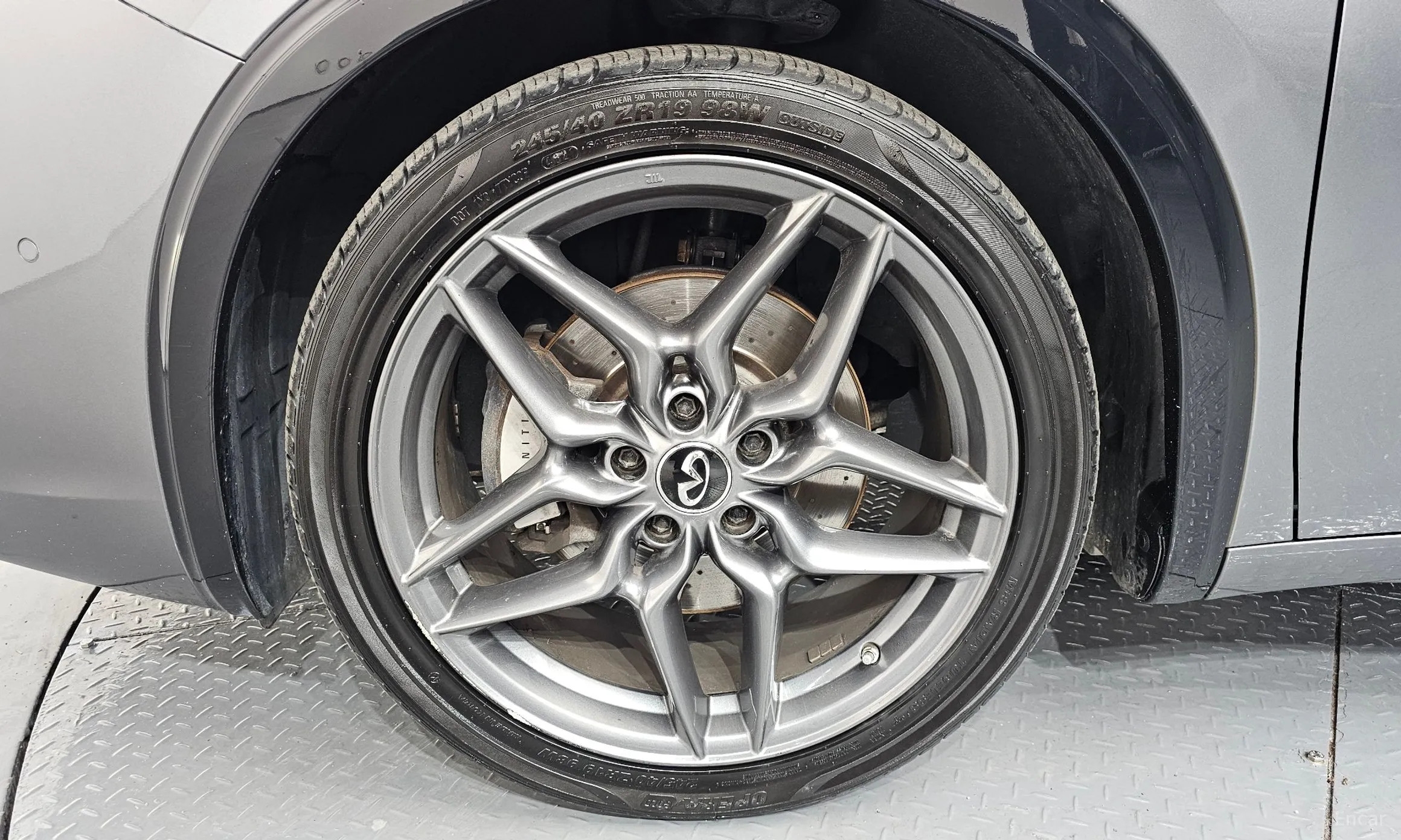 Infiniti Q30 превью 5