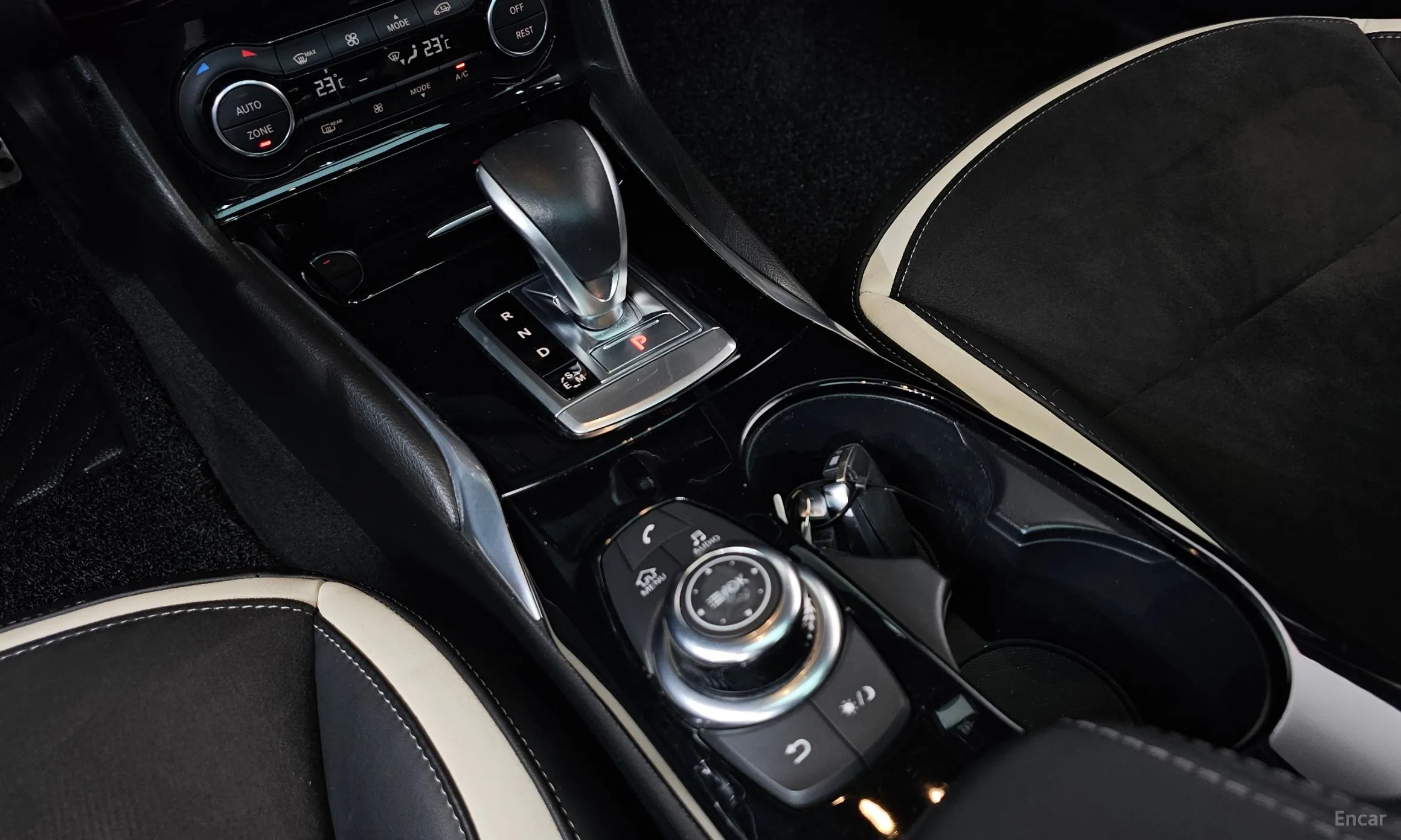 Infiniti Q30 превью 9