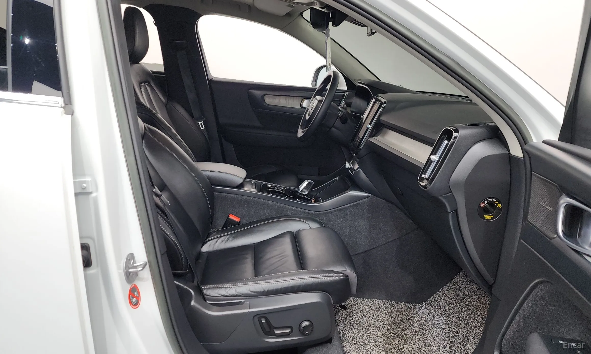 Volvo XC40 превью 11
