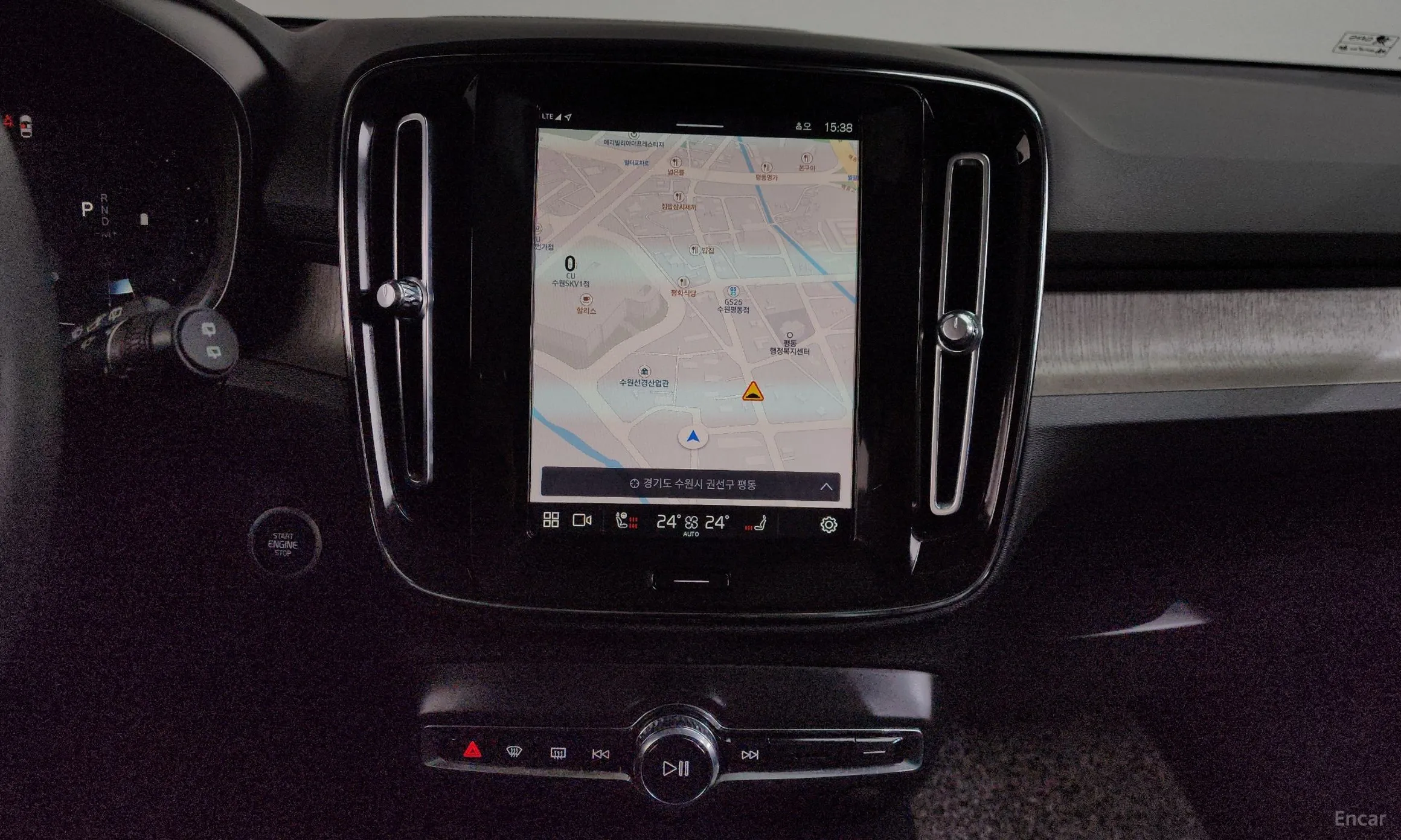 Volvo XC40 превью 14