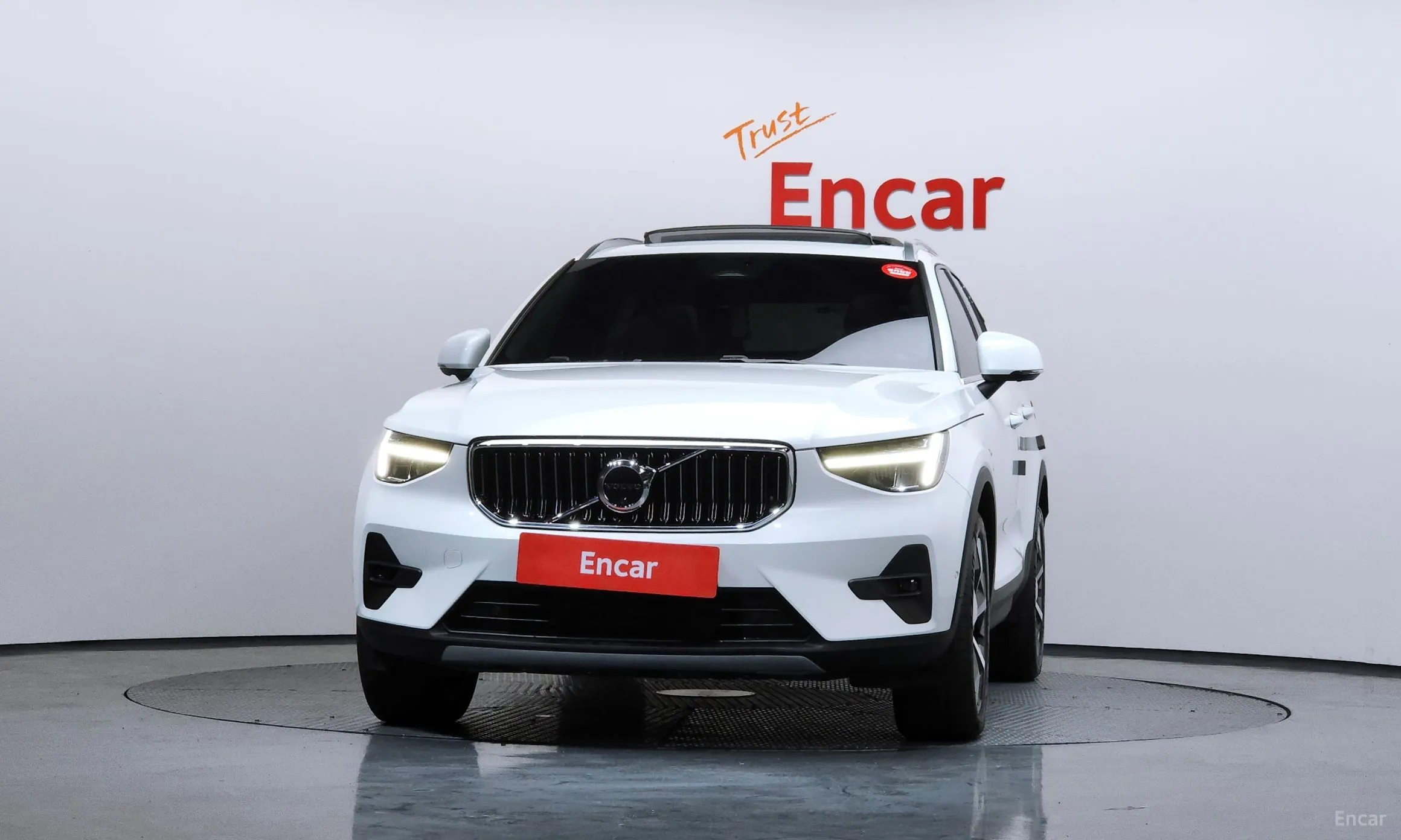 Volvo XC40 превью 3