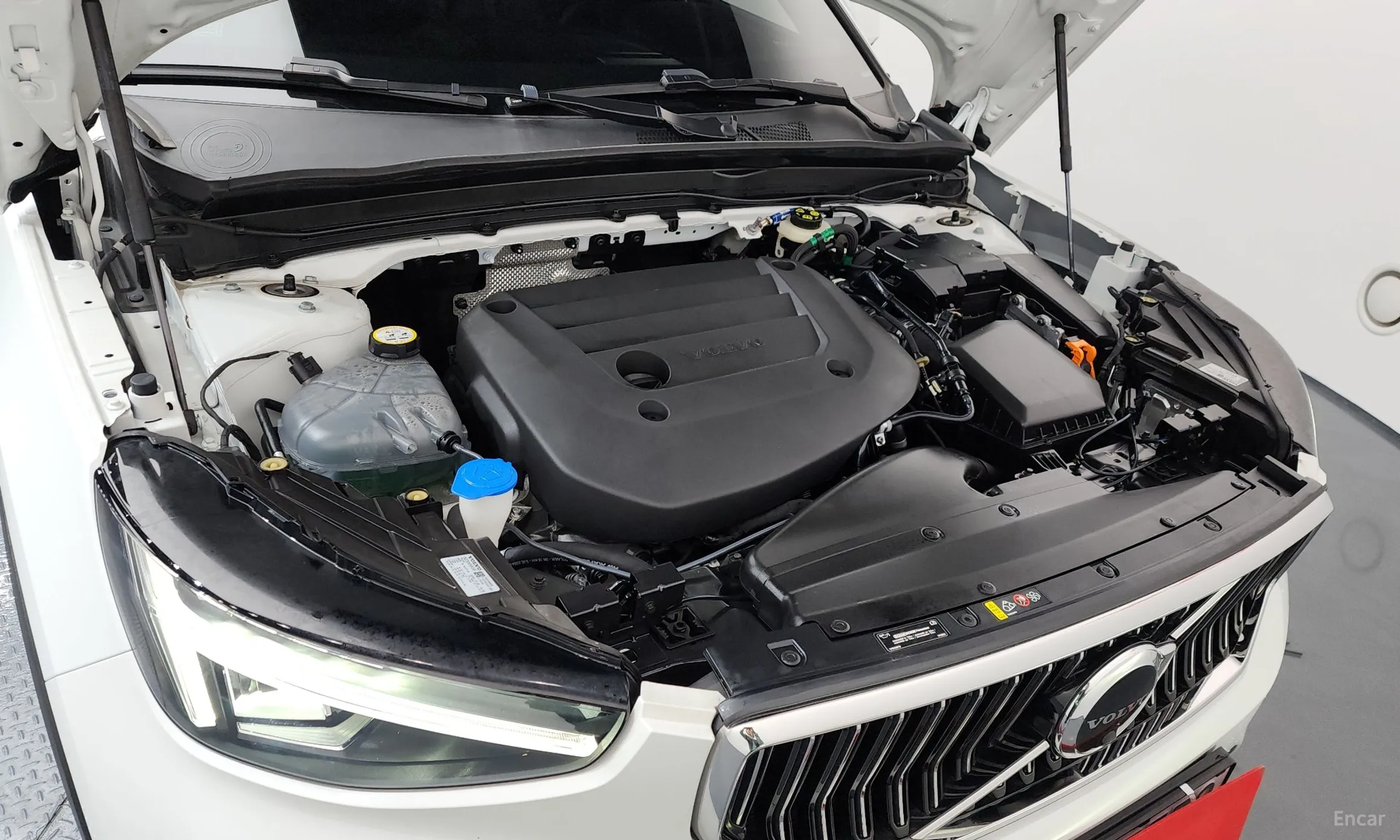 Volvo XC40 превью 6