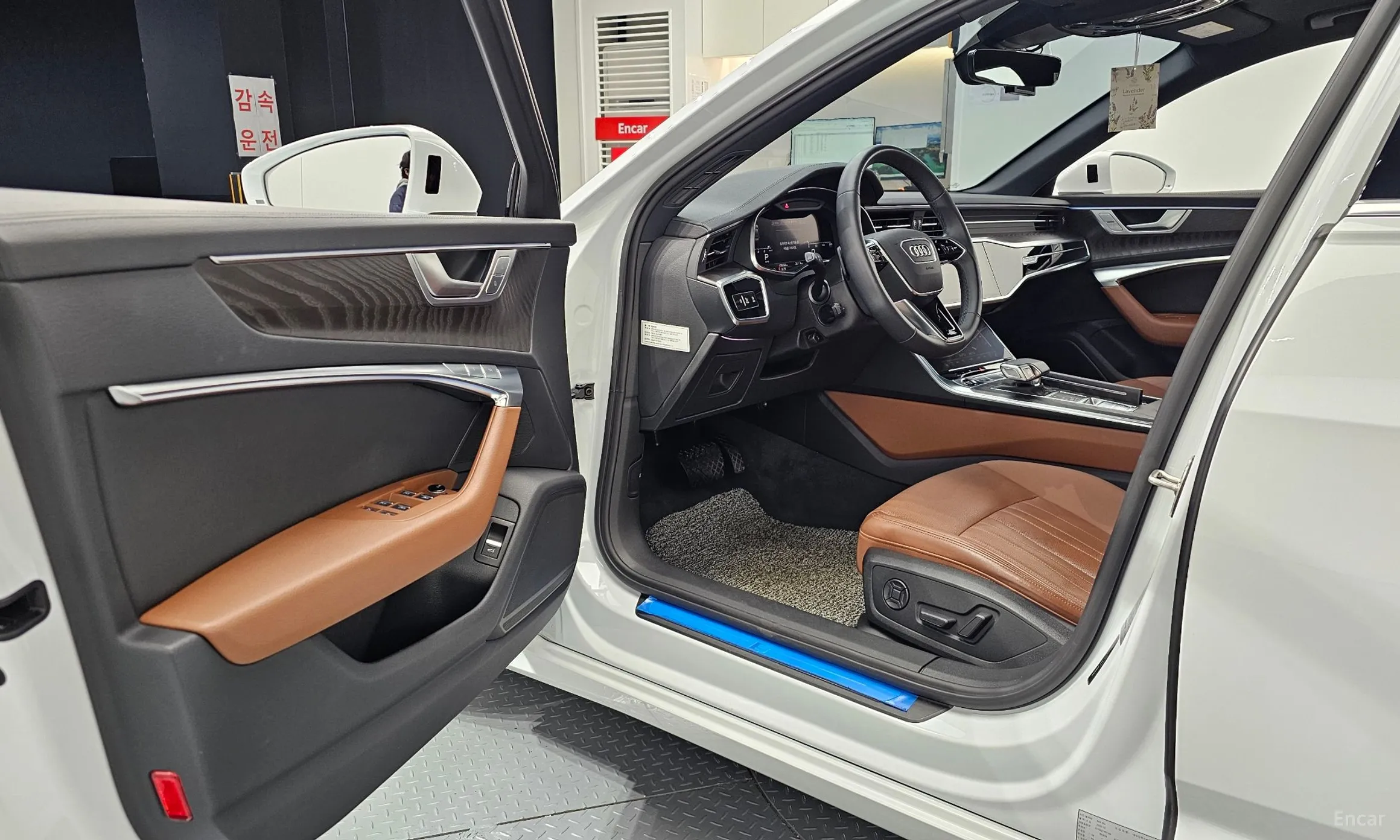 Audi A6 (C8) превью 11