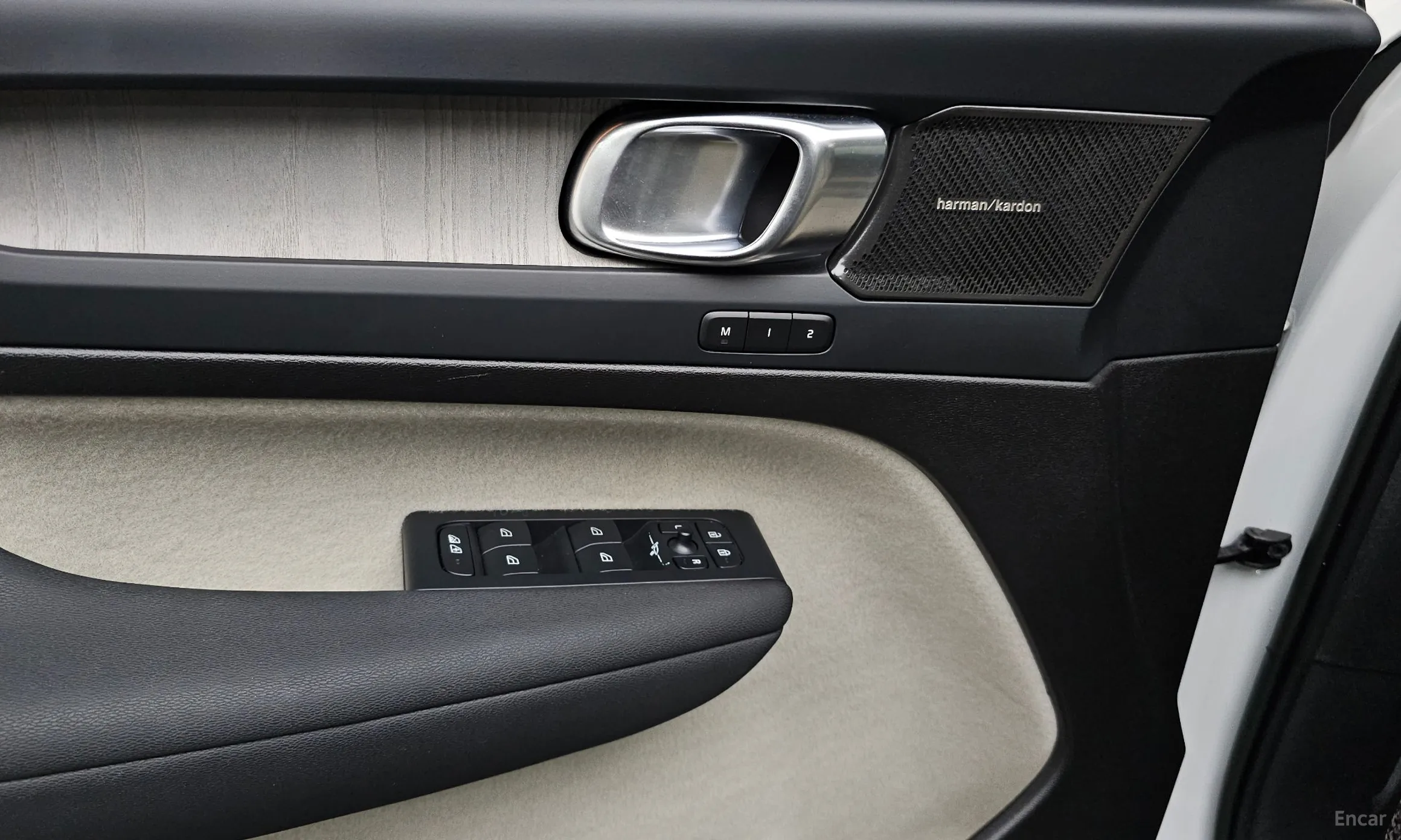 Volvo XC40 превью 17