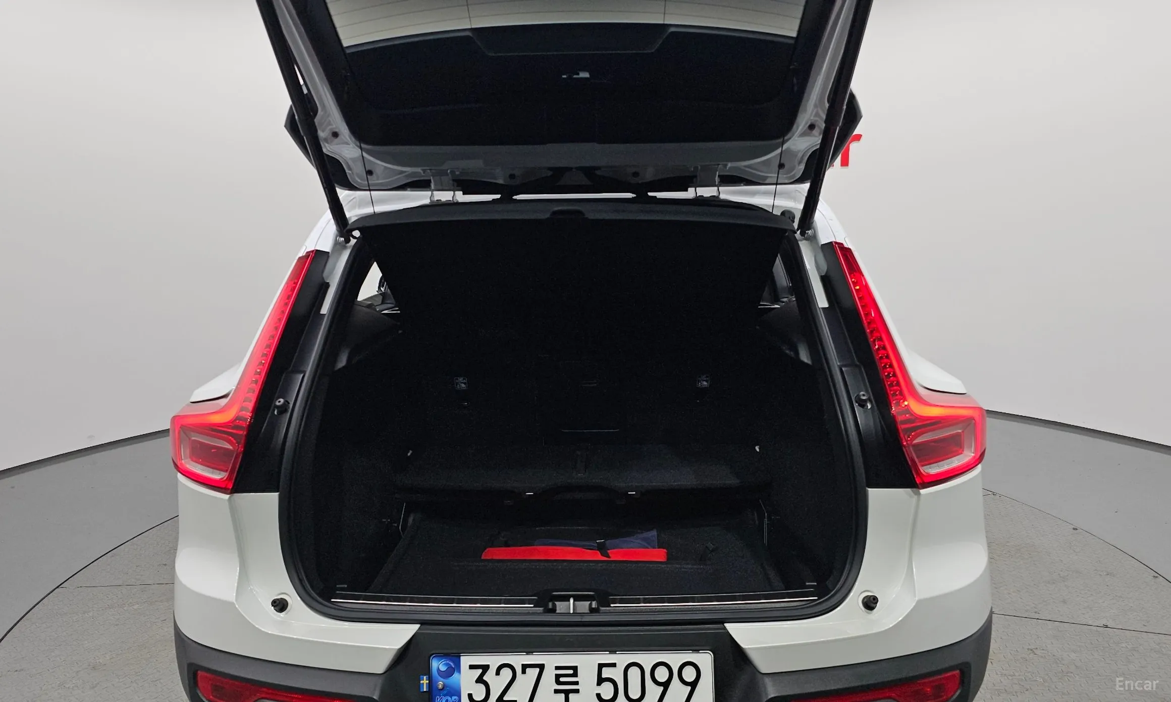 Volvo XC40 превью 20
