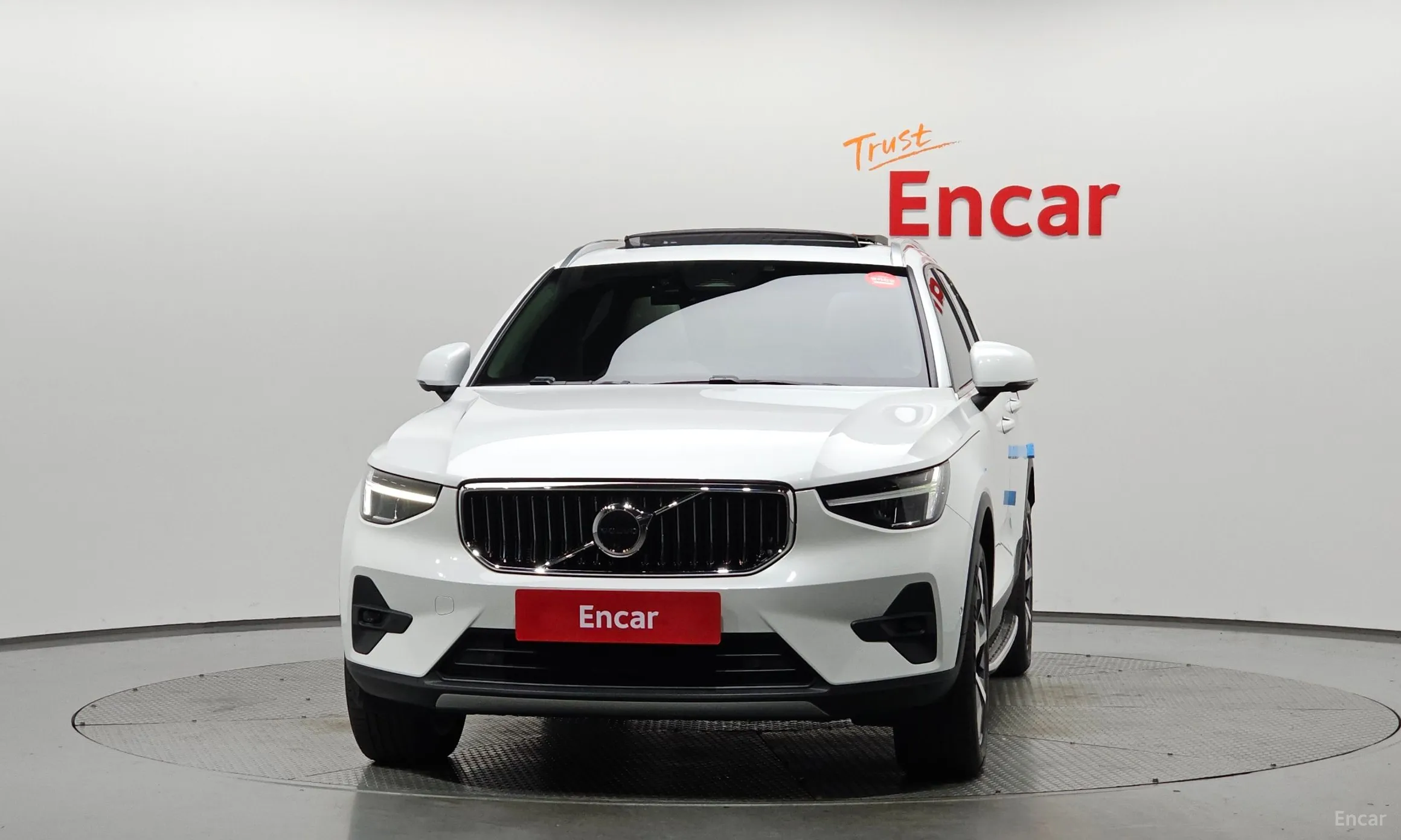 Volvo XC40 превью 3