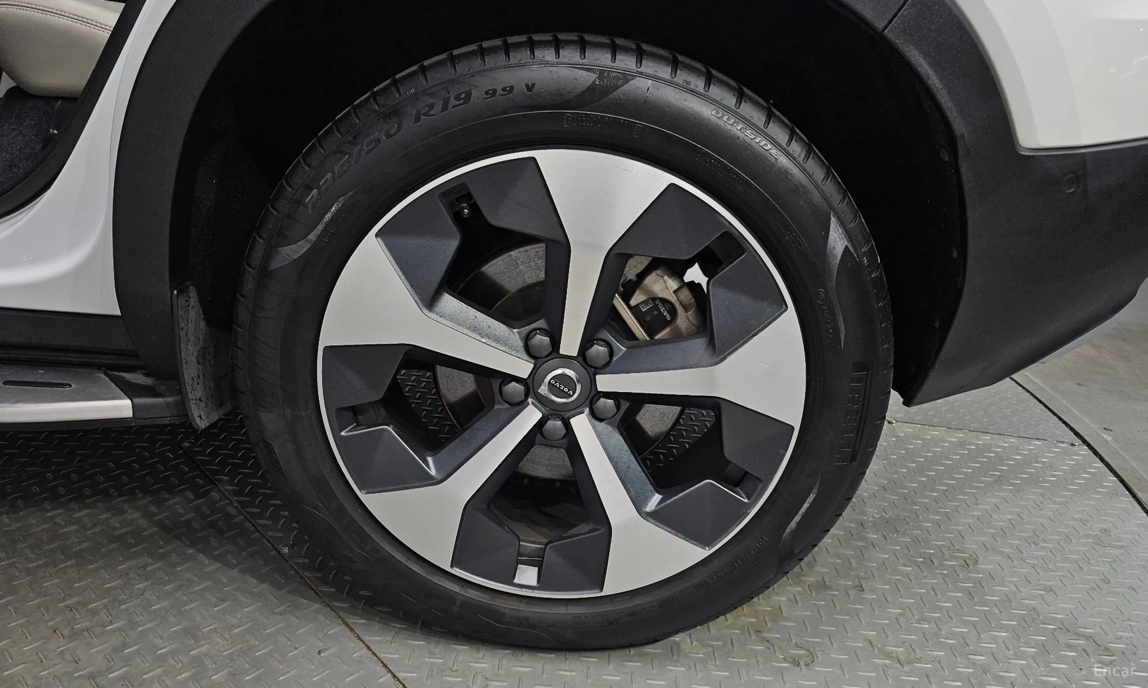 Volvo XC40 превью 5