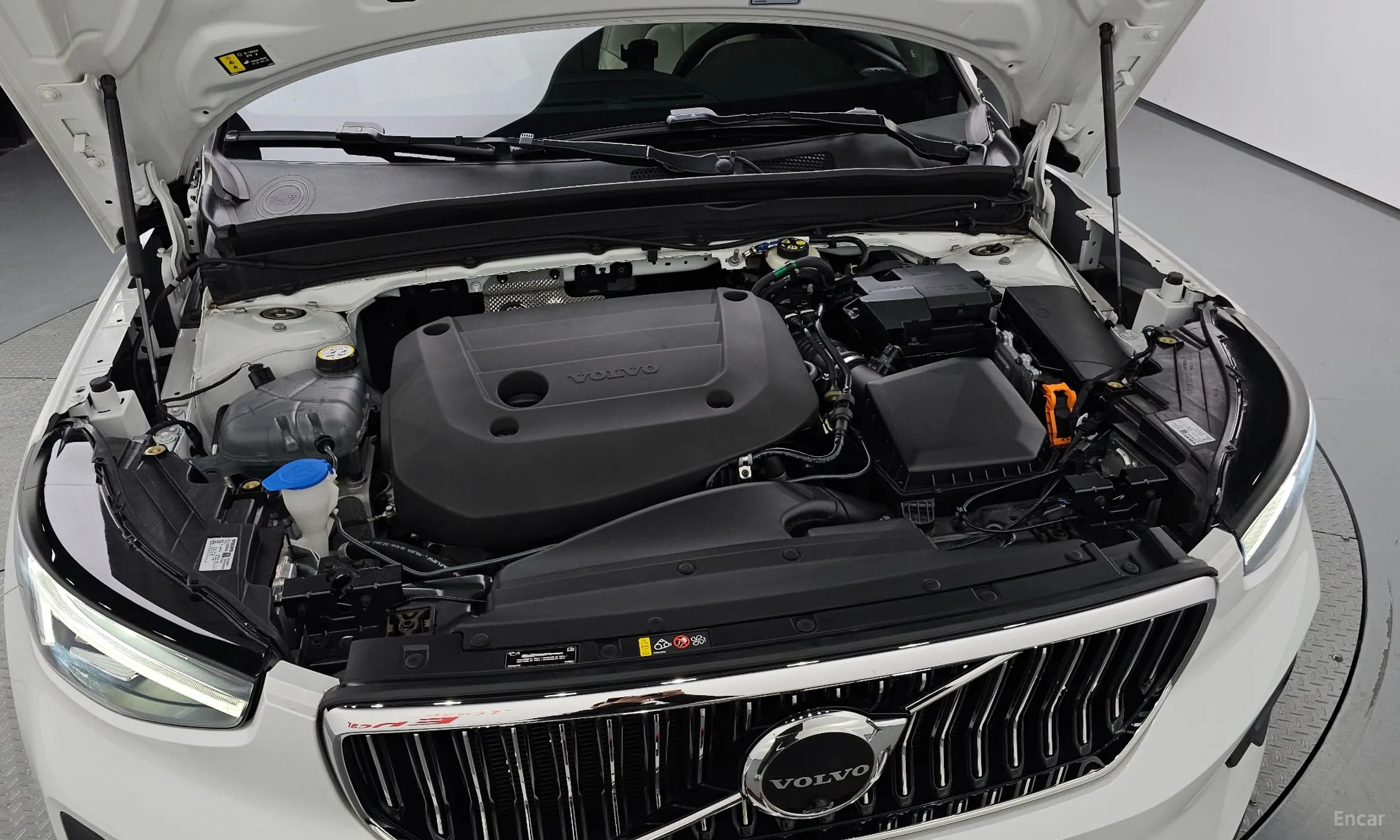Volvo XC40 превью 6