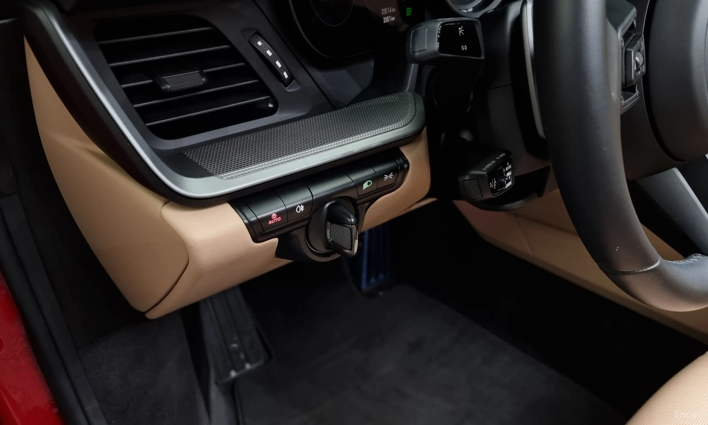 Porsche 911 (992) превью 14