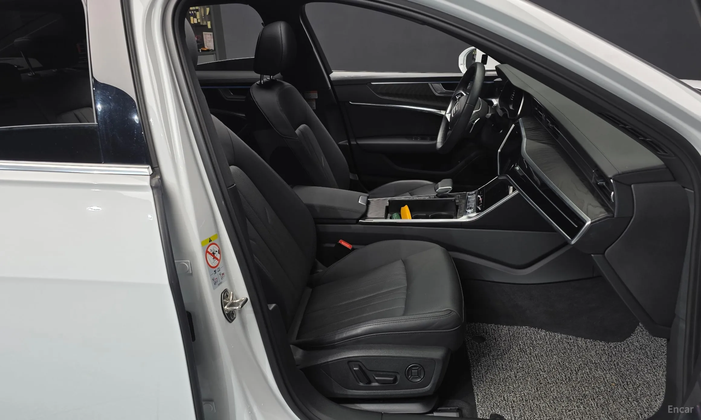 Audi A6 (C8) превью 11