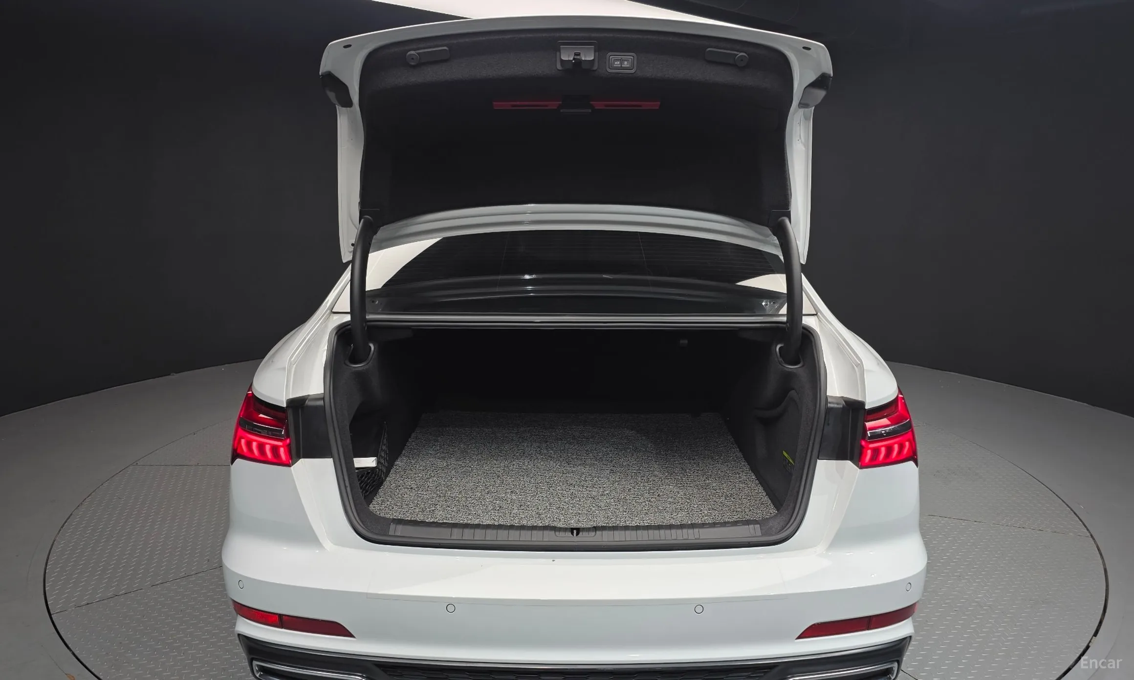 Audi A6 (C8) превью 20