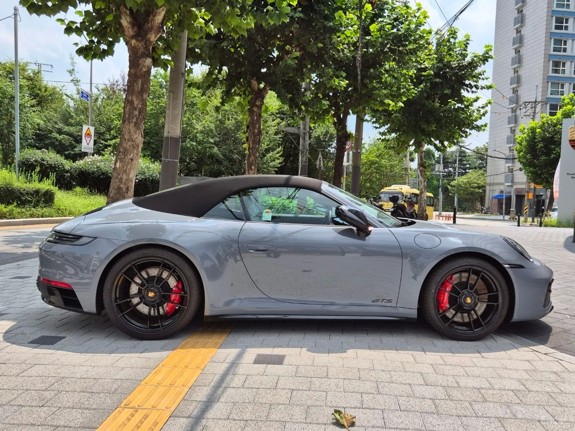 Porsche 911 (992) превью 9