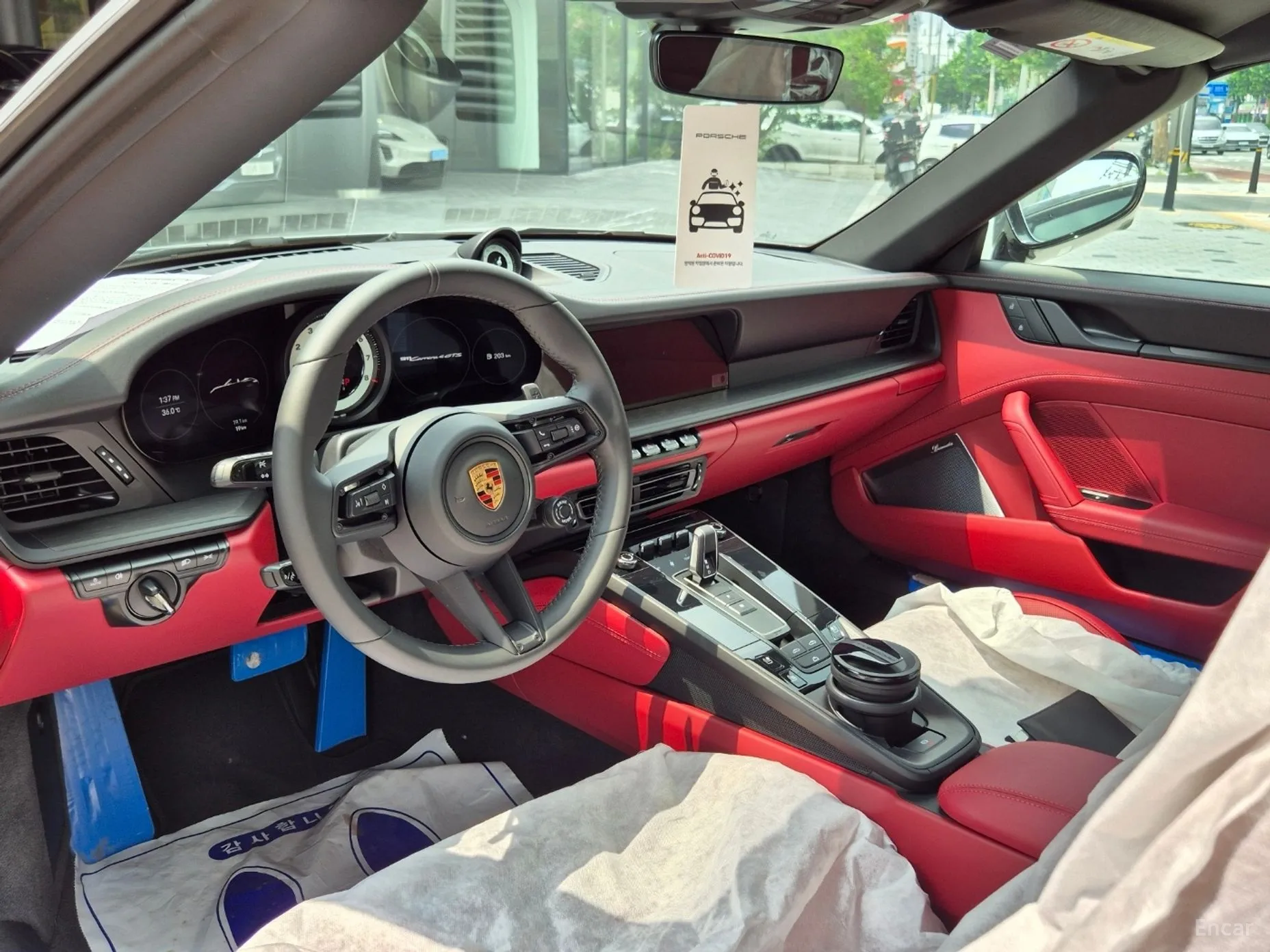 Porsche 911 (992) превью 6