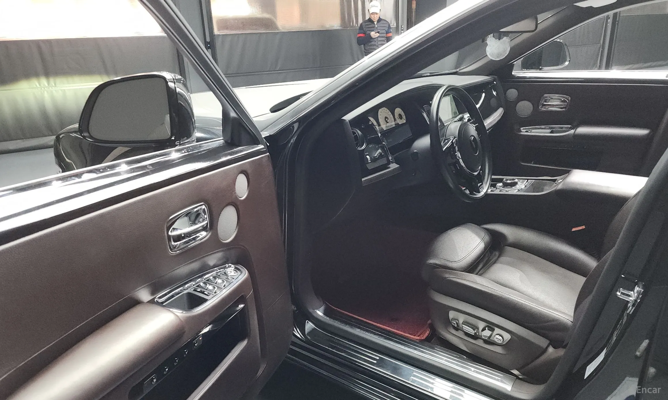 Rolls-Royce Ghost превью 10