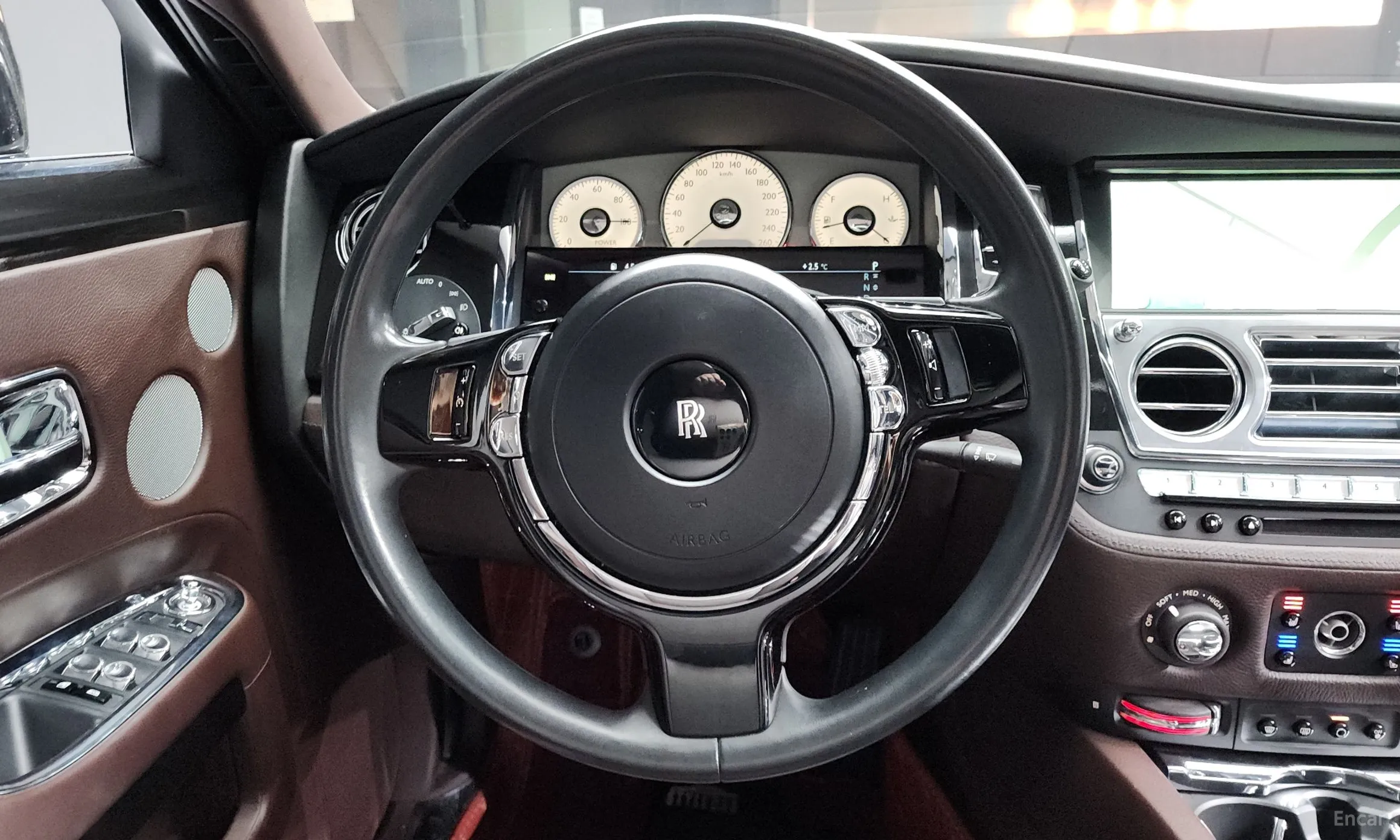 Rolls-Royce Ghost превью 13