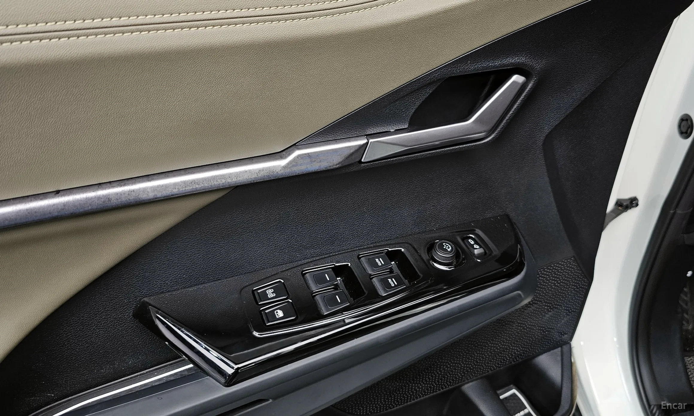 KG Mobility (SsangYong) Torres превью 20