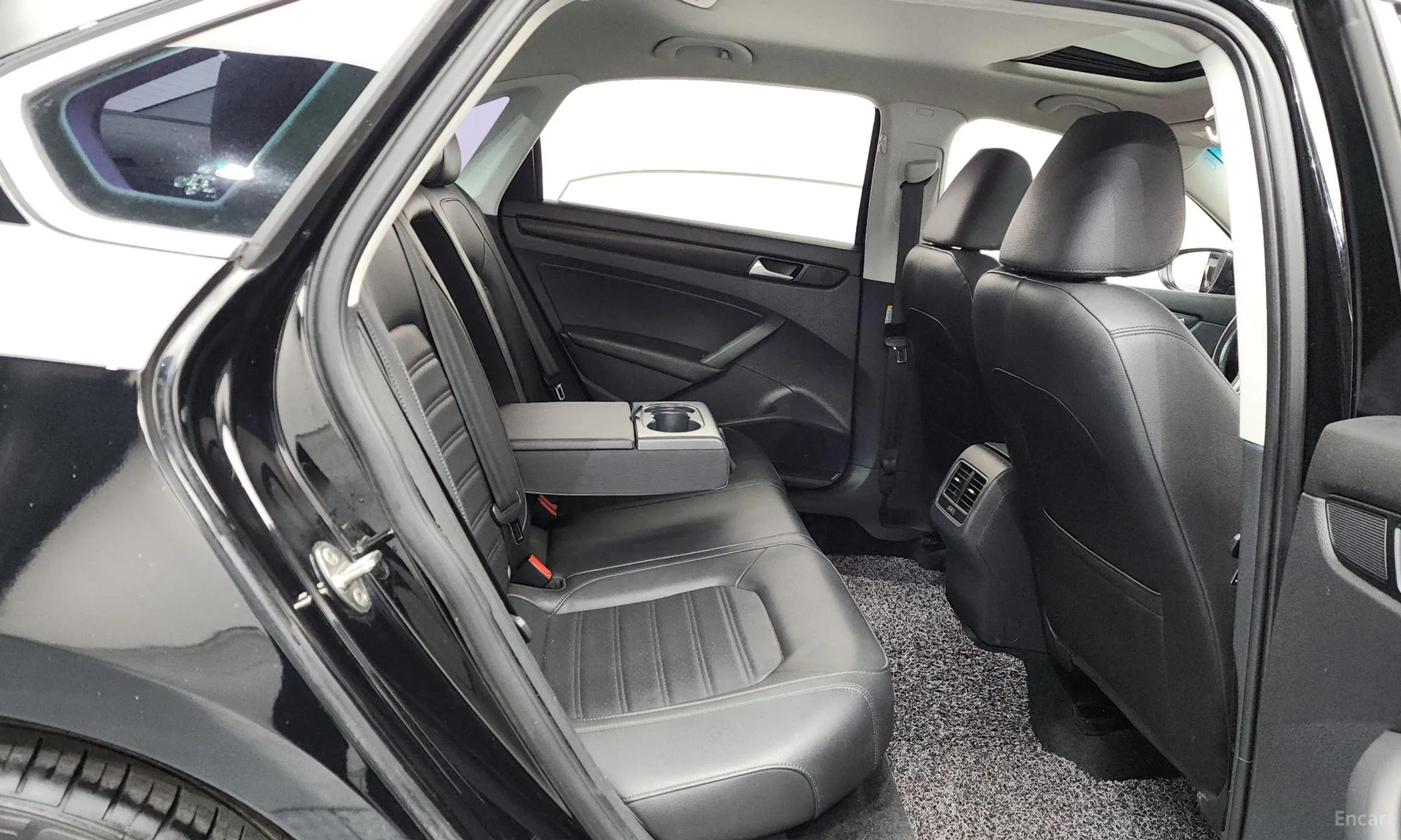 Volkswagen The New Passat превью 12