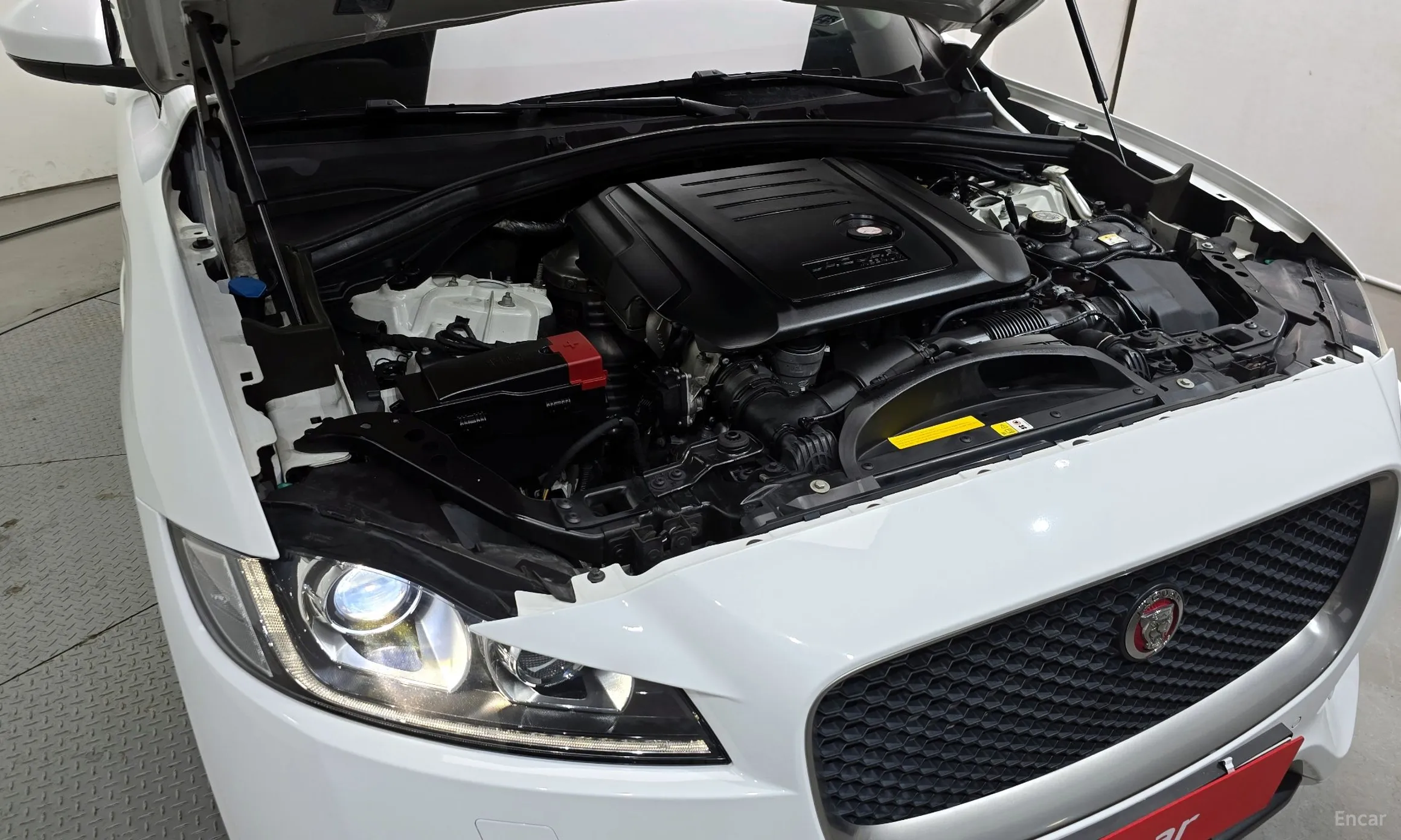 Jaguar F-PACE превью 6