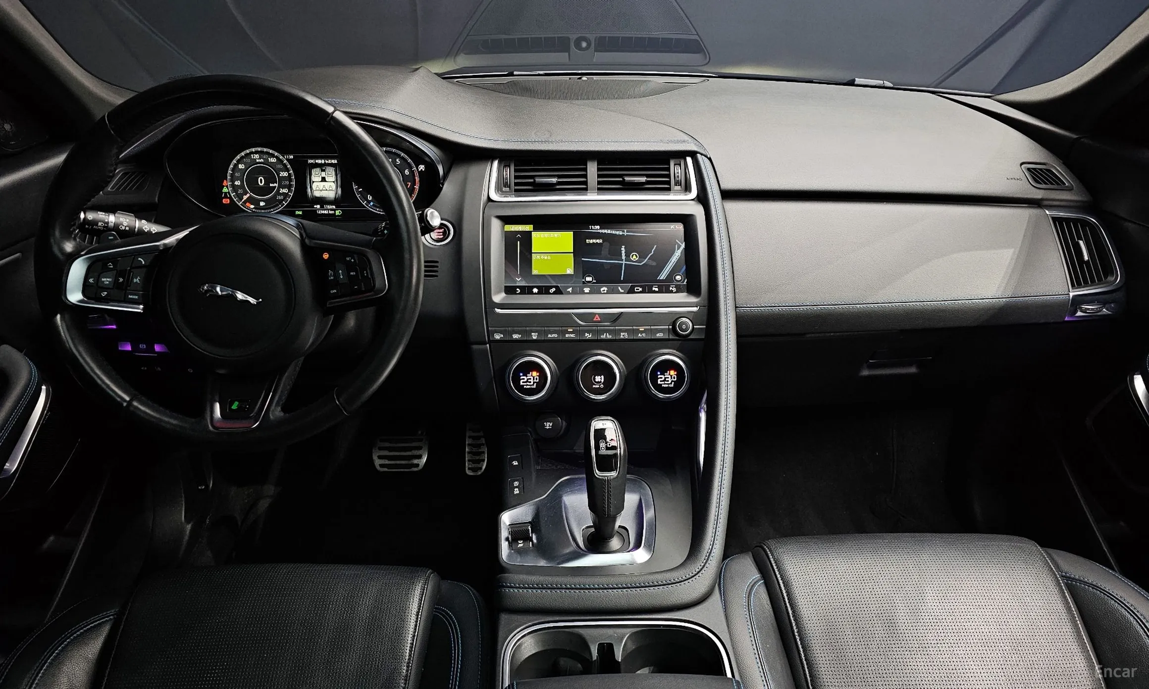 Jaguar E-PACE превью 7