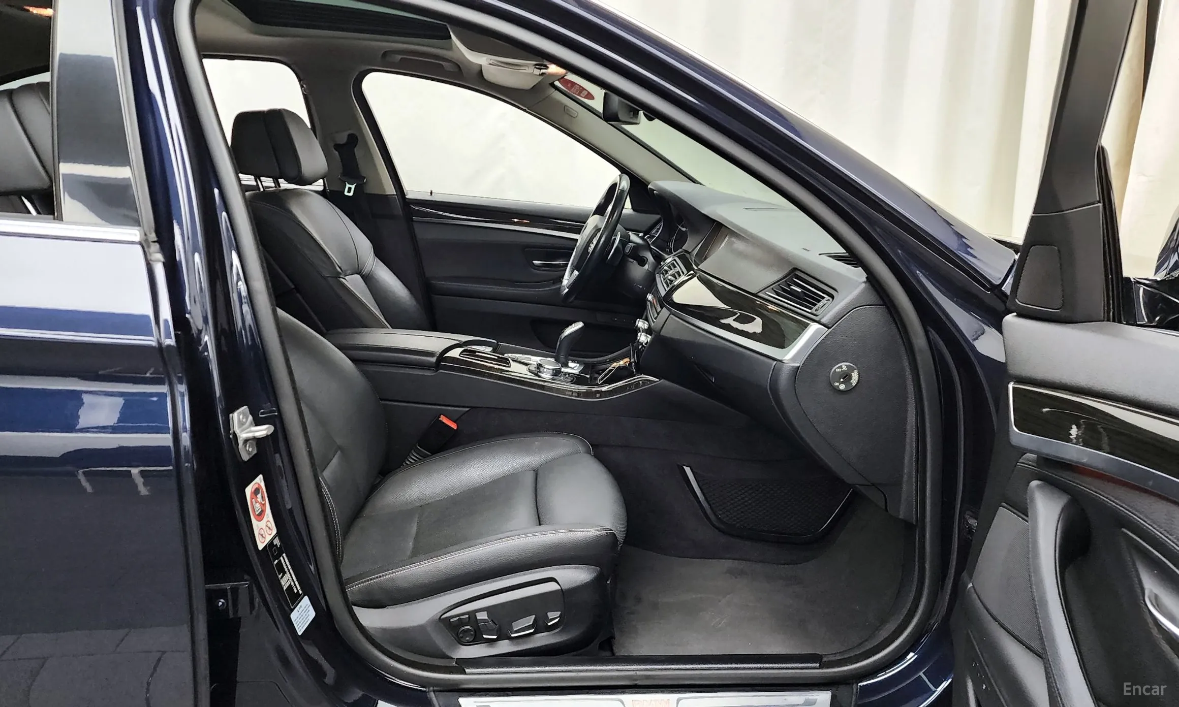 BMW 5 Series (F10) превью 11