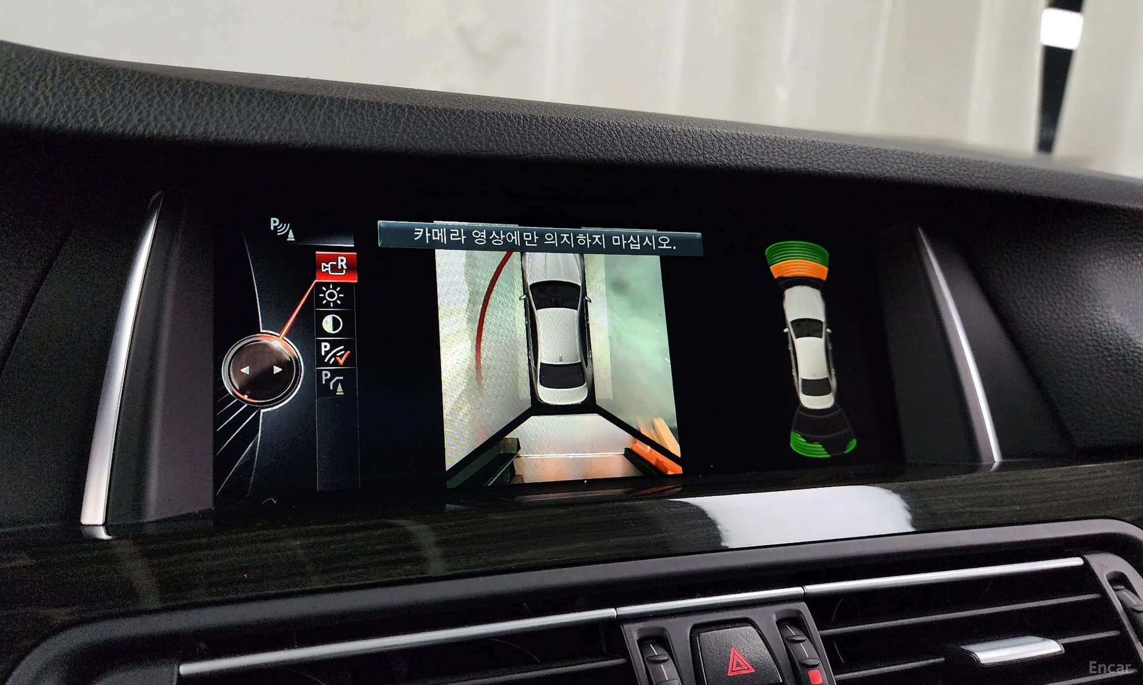BMW 5 Series (F10) превью 15