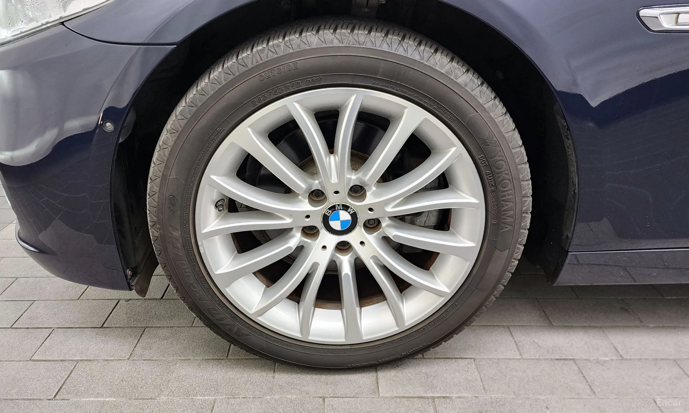 BMW 5 Series (F10) превью 5