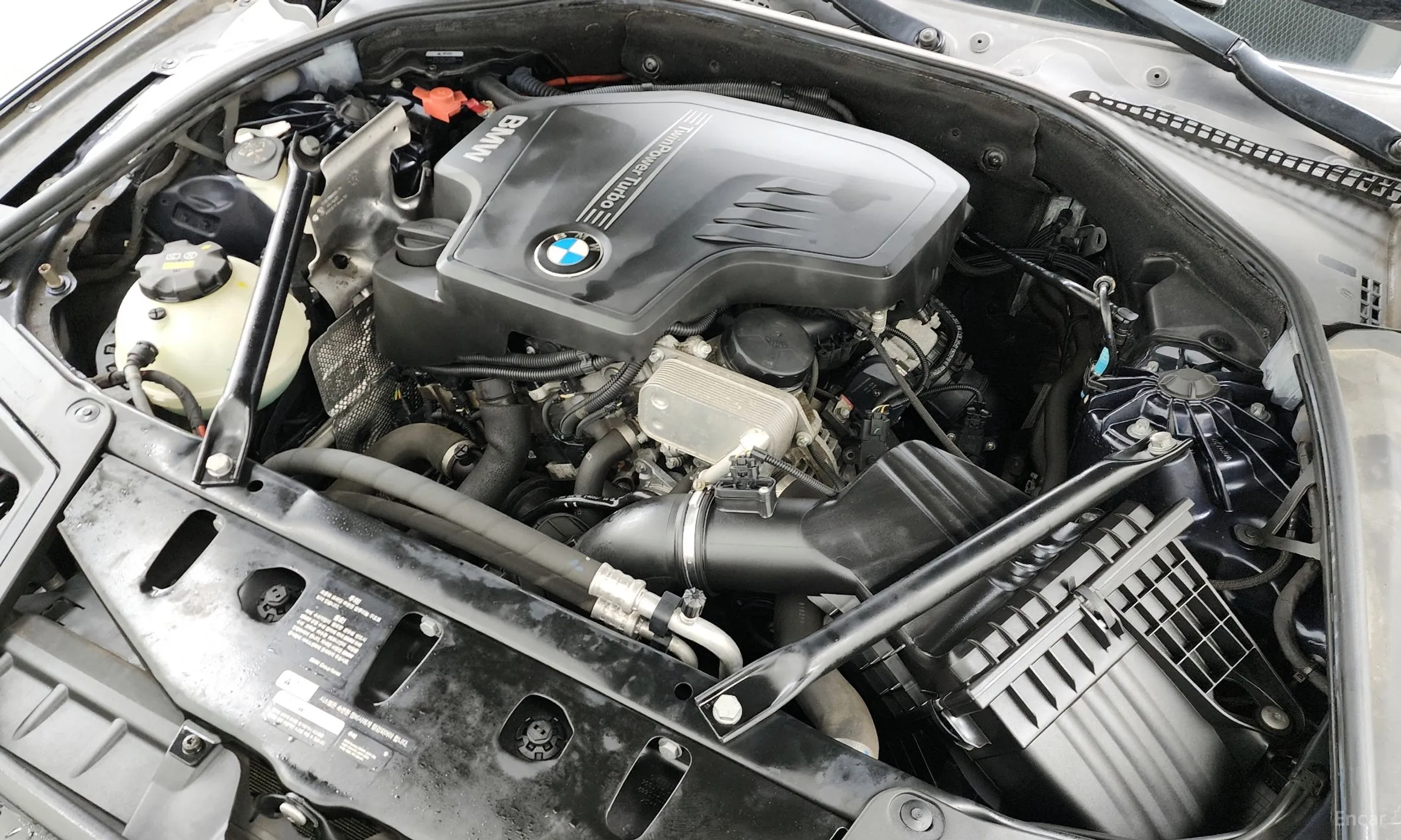 BMW 5 Series (F10) превью 6