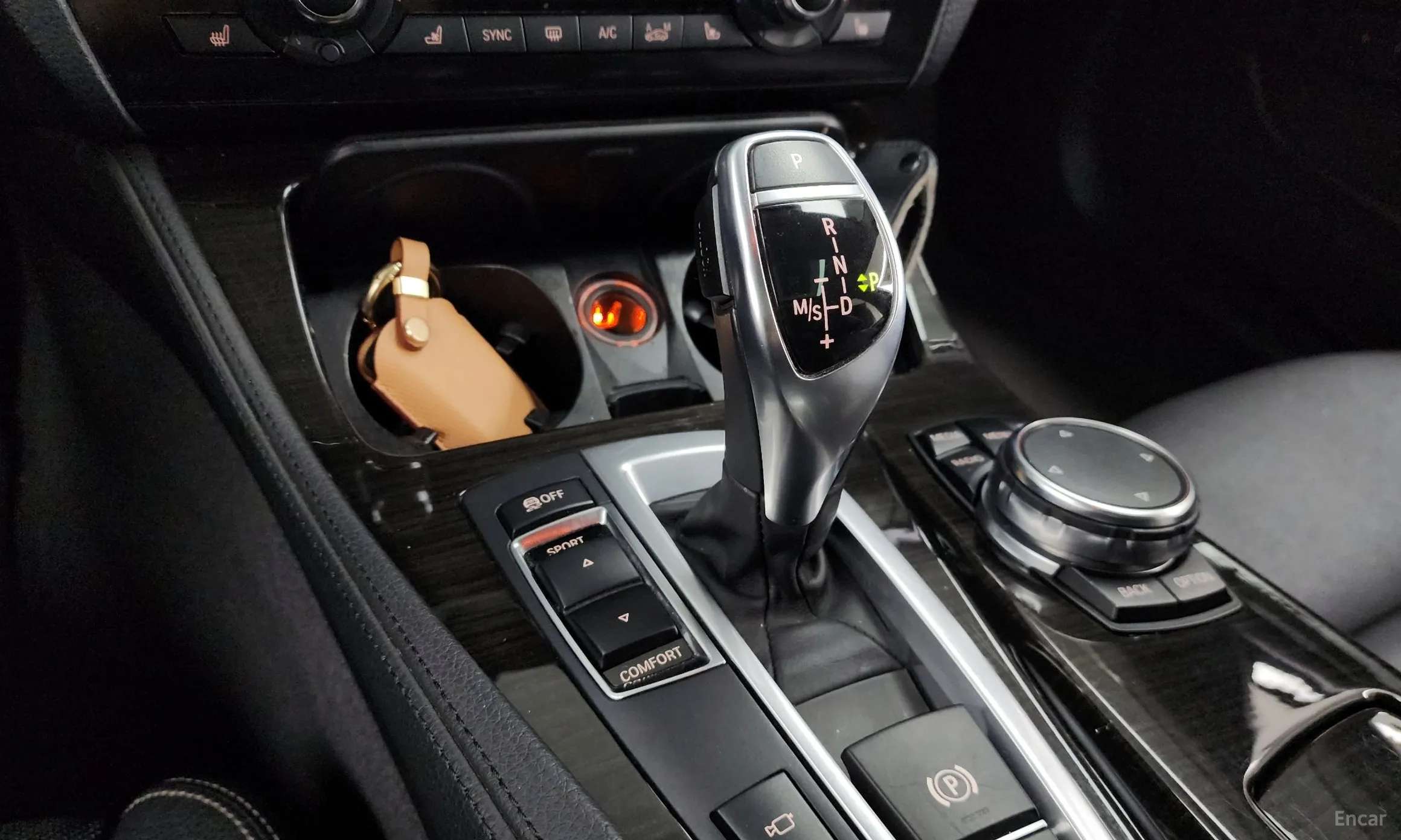 BMW 5 Series (F10) превью 9