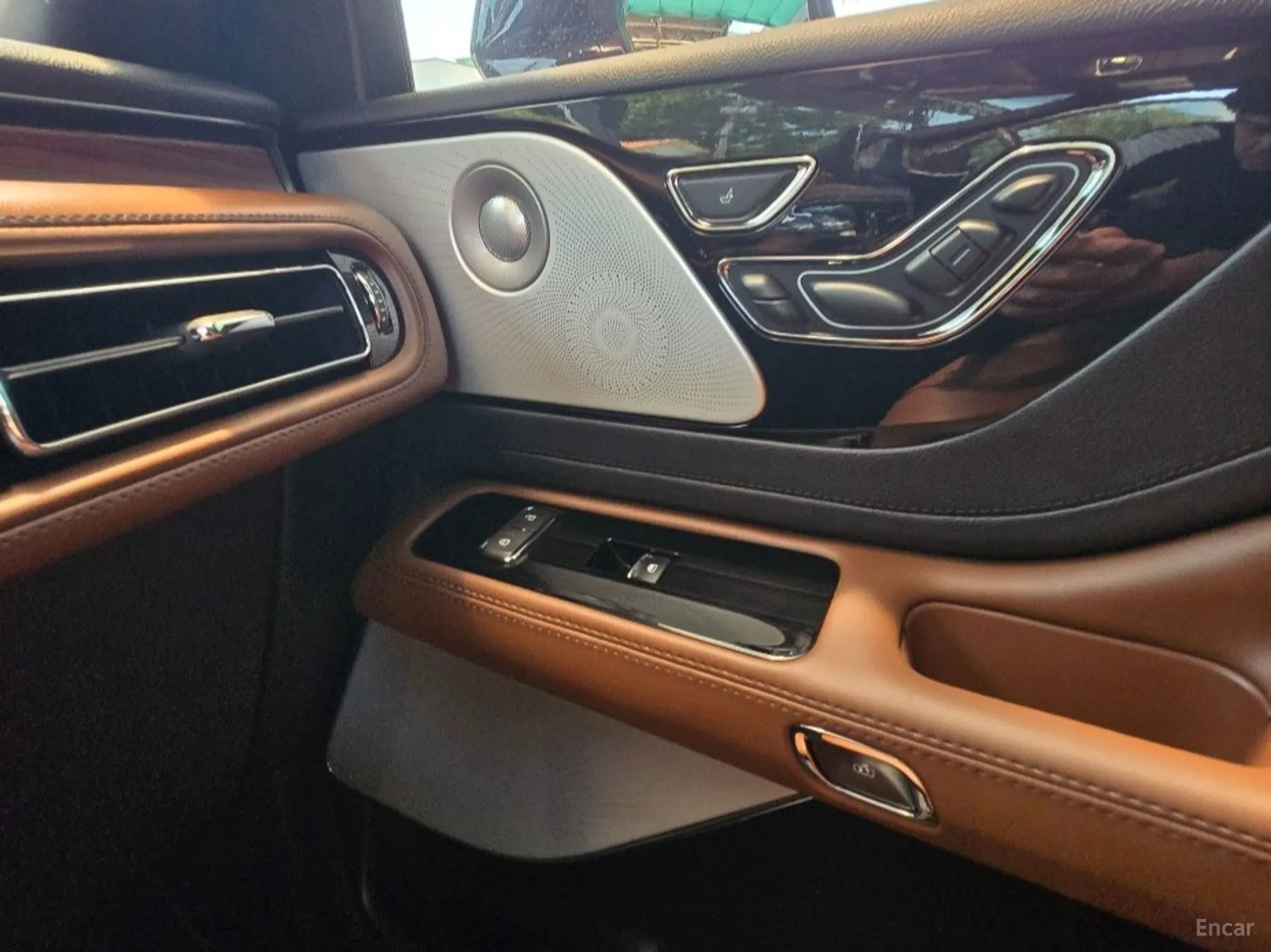 Lincoln Aviator 2nd Generation превью 17