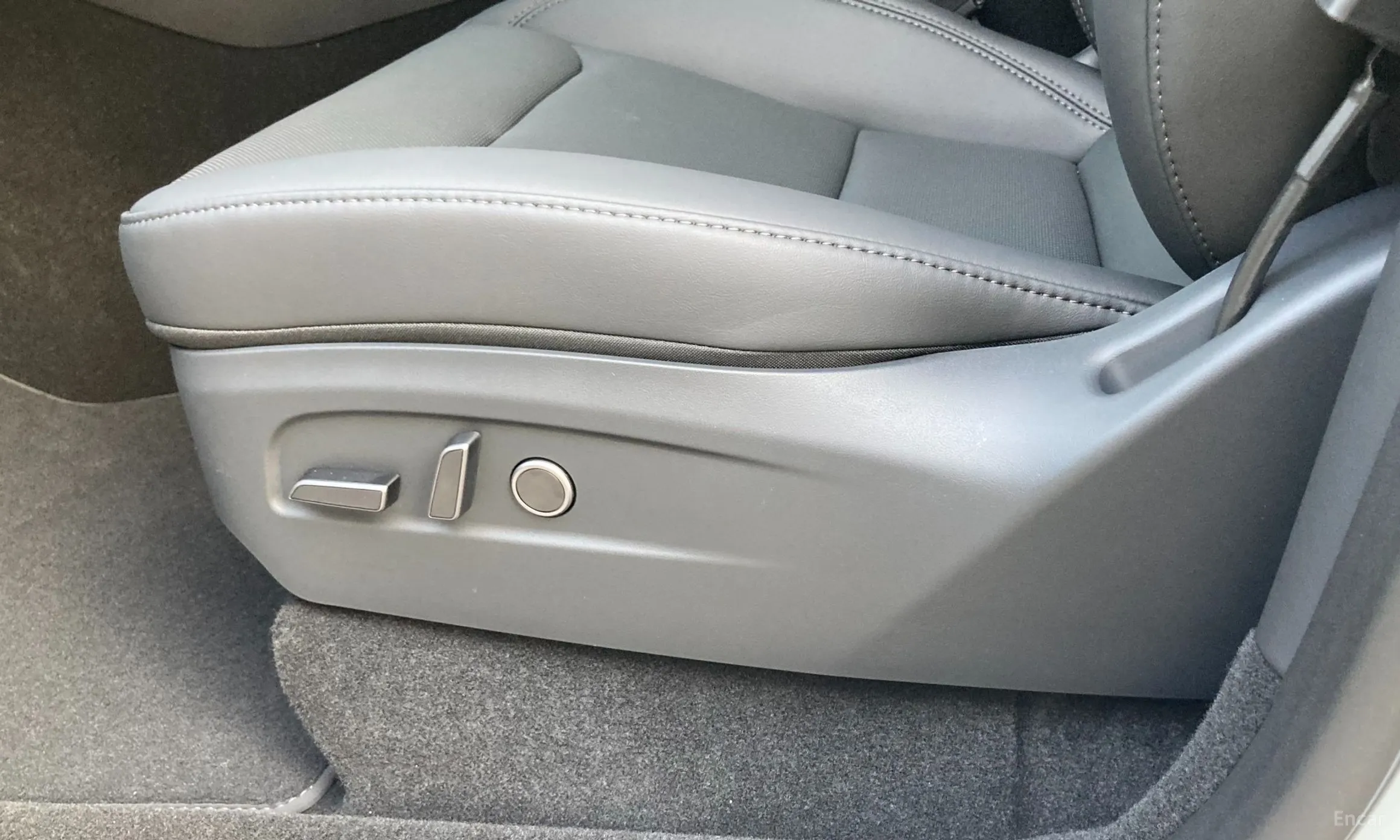 Tesla Model Y превью 10