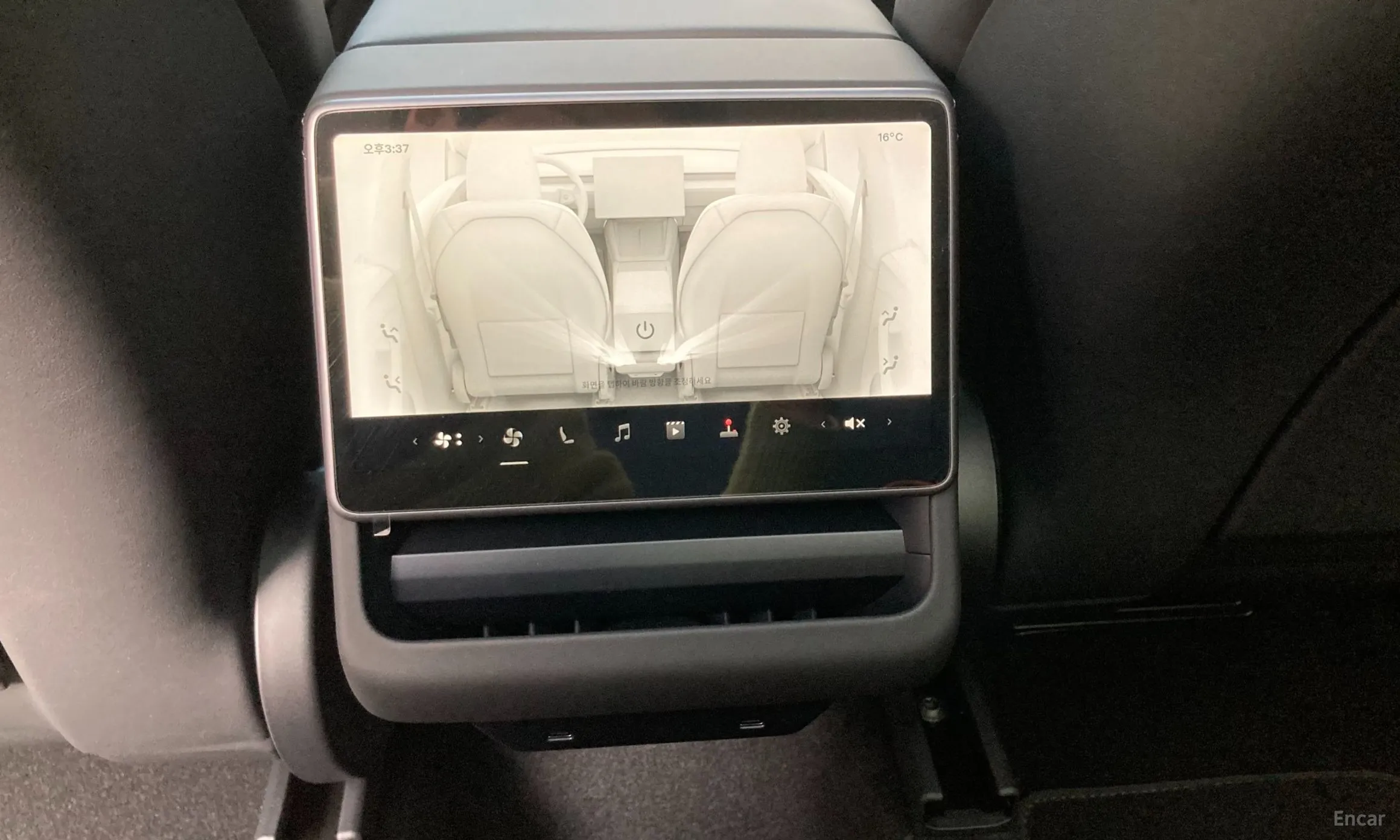 Tesla Model Y превью 14