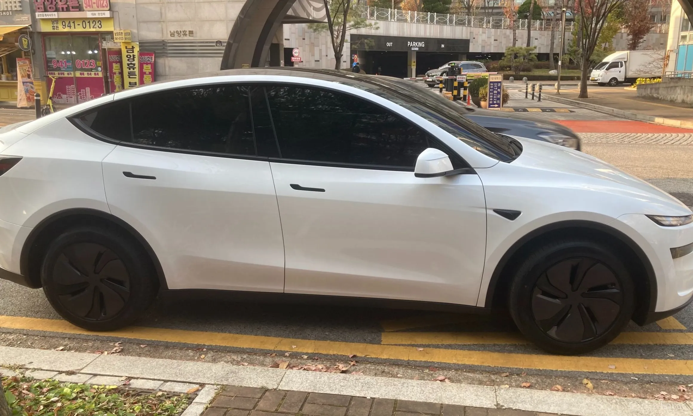 Tesla Model Y превью 4